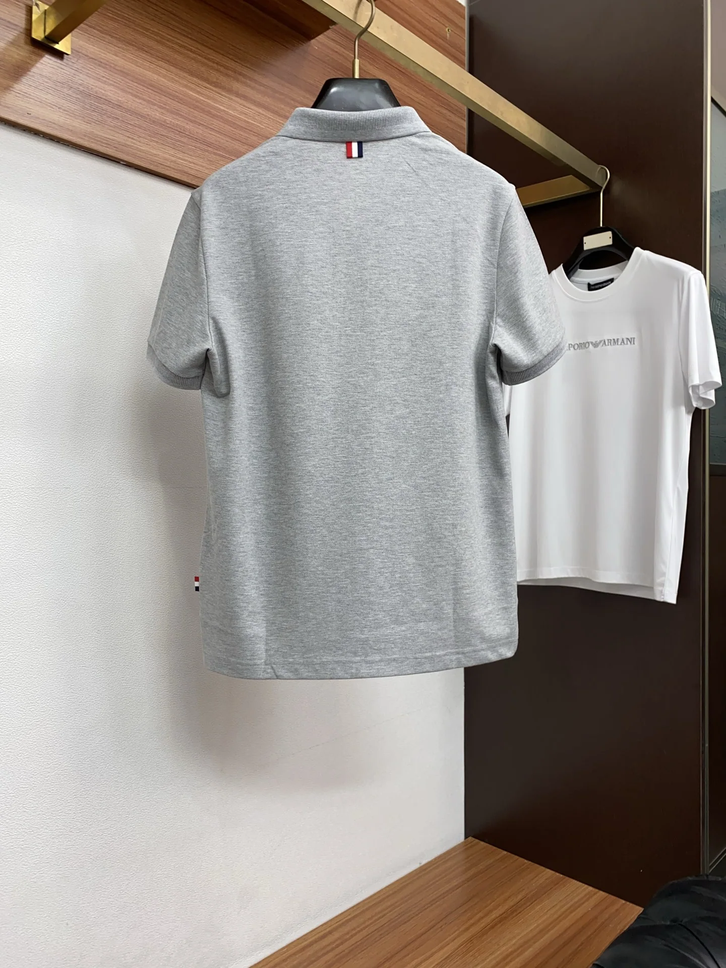 몽클레어 클래식 반팔 폴로셔츠 남성의류 P250 상세 이미지 10