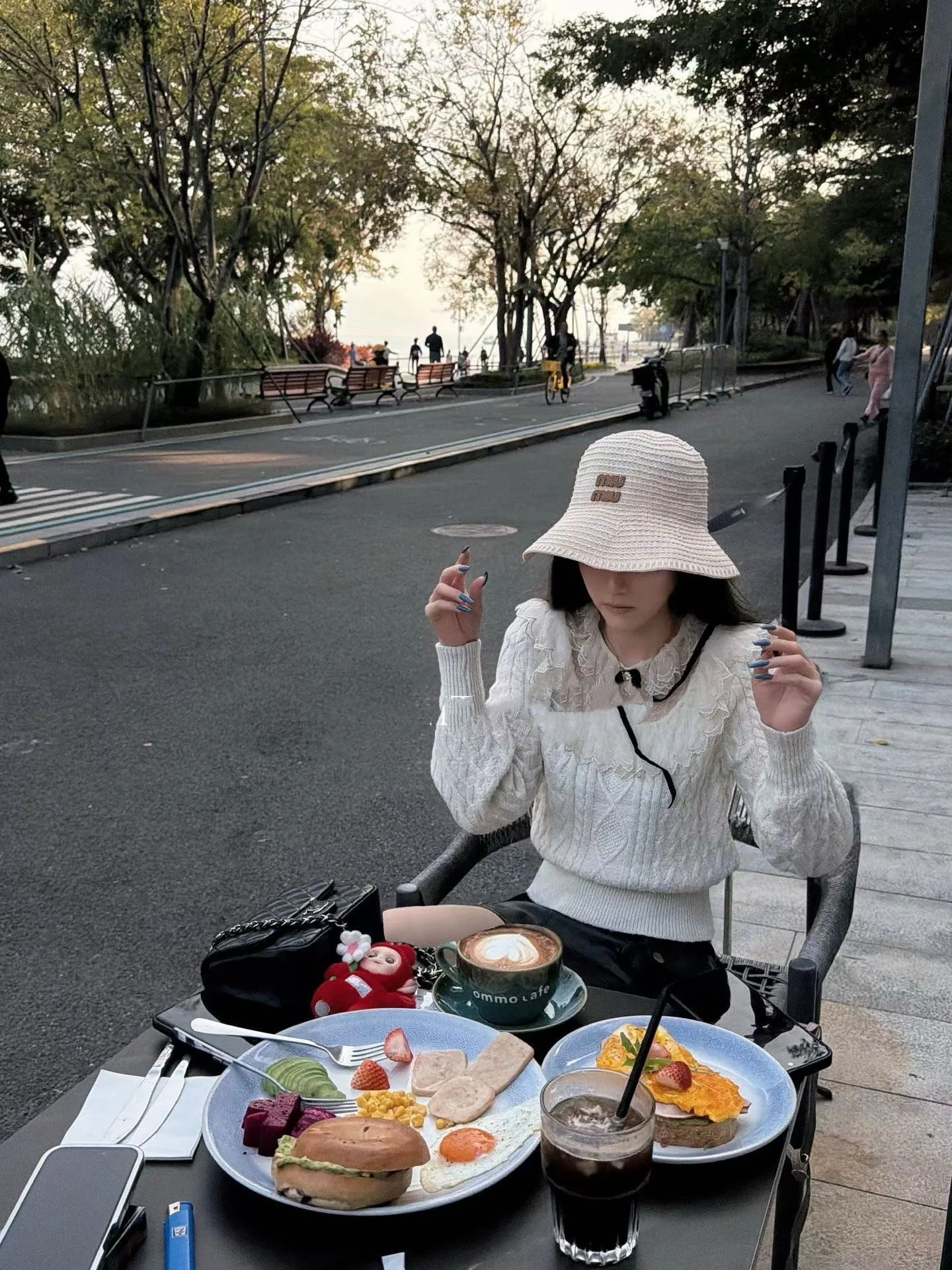 미우미우 스트로우 버킷햇 모자 상세 이미지 1