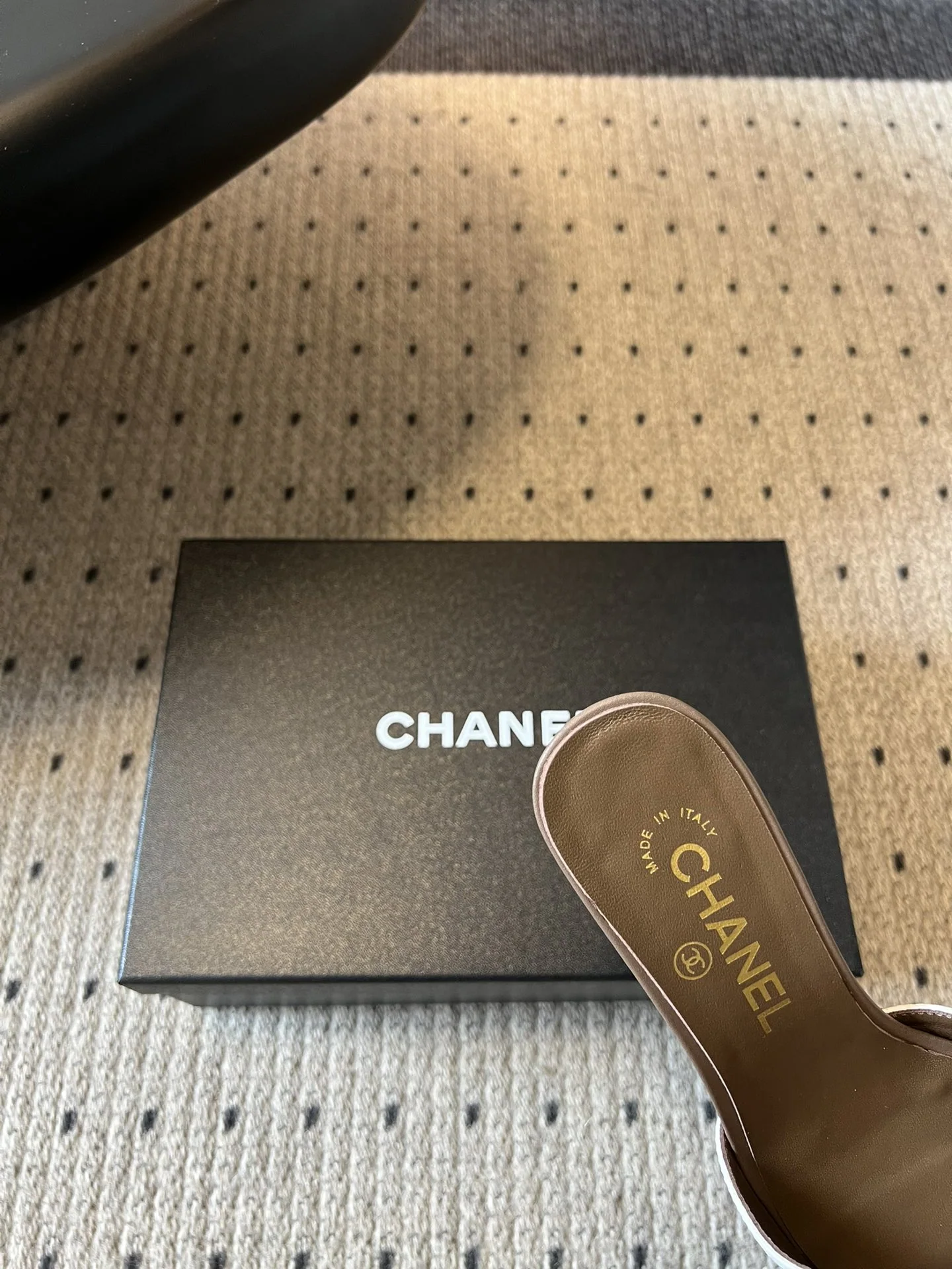 샤넬 더블 C 버클 로우힐 슬라이더 상세 이미지 8