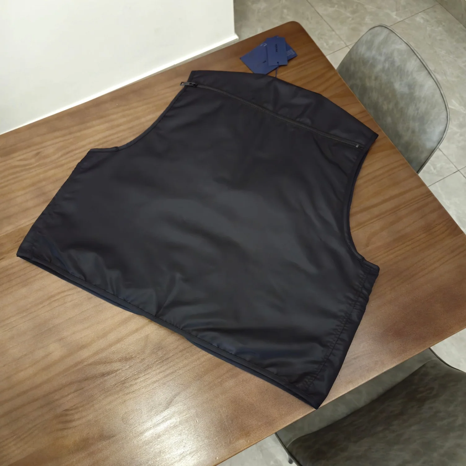 프라다 리사이클 나일론 남성 조끼 24 SS 24SS 상세 이미지 2