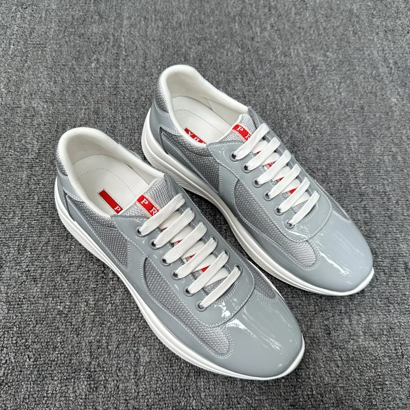 프라다 아메리카스컵 페이턴트 가죽 스니커즈 상세 이미지 3