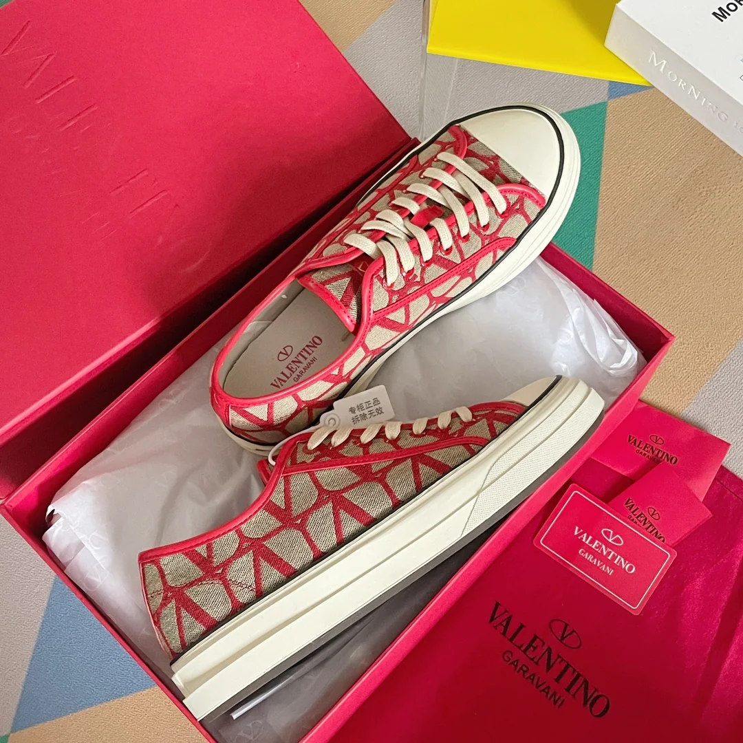 발렌티노 토탈룹 커플 캔버스화 신발 상세 이미지 4