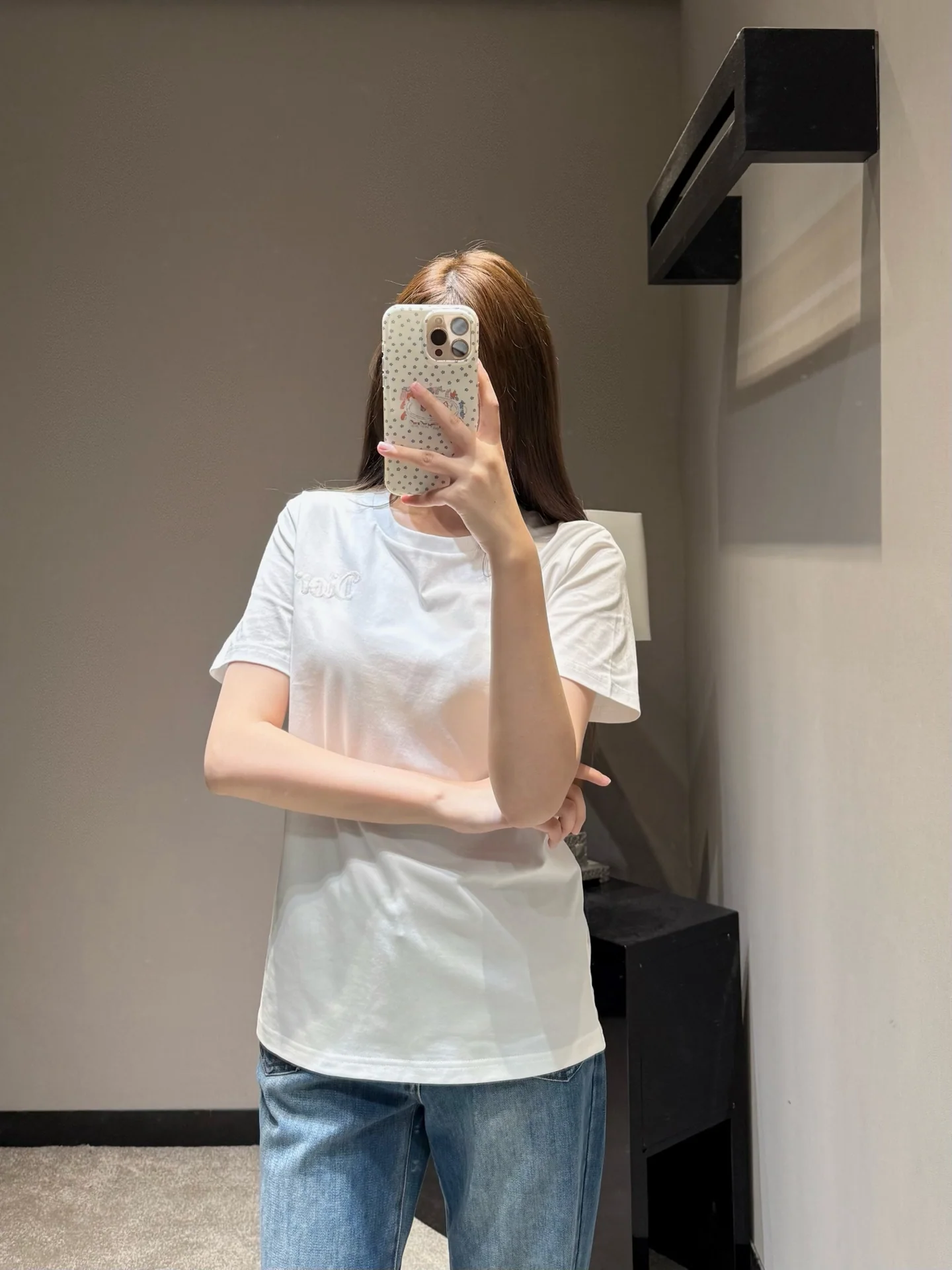 디올 자수 로고 여성 반팔 티셔츠 상세 이미지 1