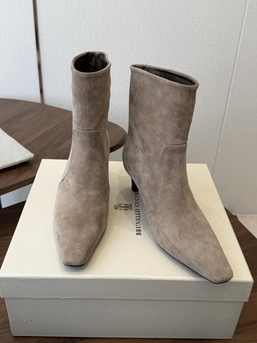 브루넬로쿠치넬리 스틸레토 힐 미드카프 부츠 상세 이미지 4