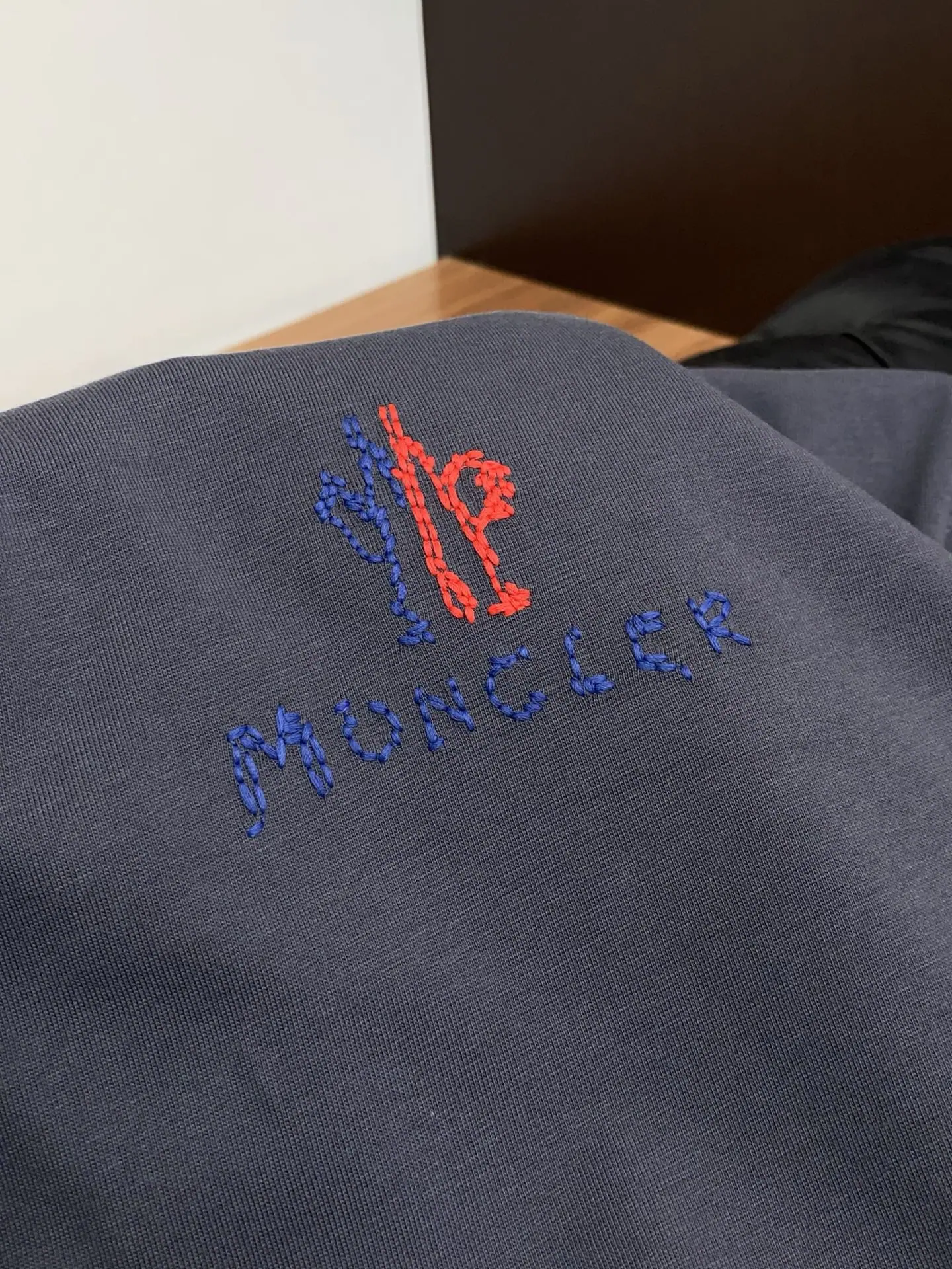 몽클레어 코튼 반팔 티셔츠 2026 AW 1584 상세 이미지 8