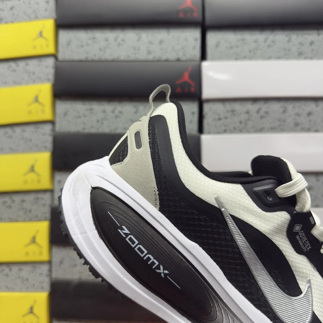 나이키 [XY] 보메로 18 201888 Nike Vomero 18 HQE98-007 상세 이미지 5