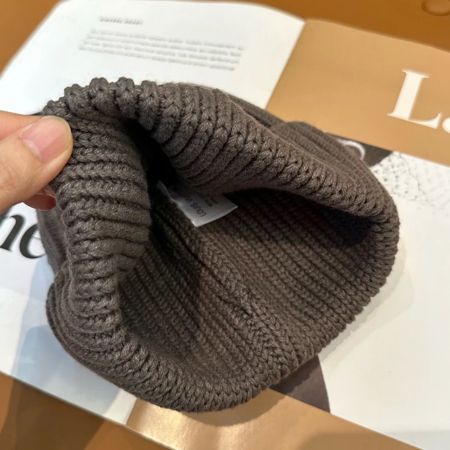 루이비통 LV 로고 니트 비니 모자 상세 이미지 3