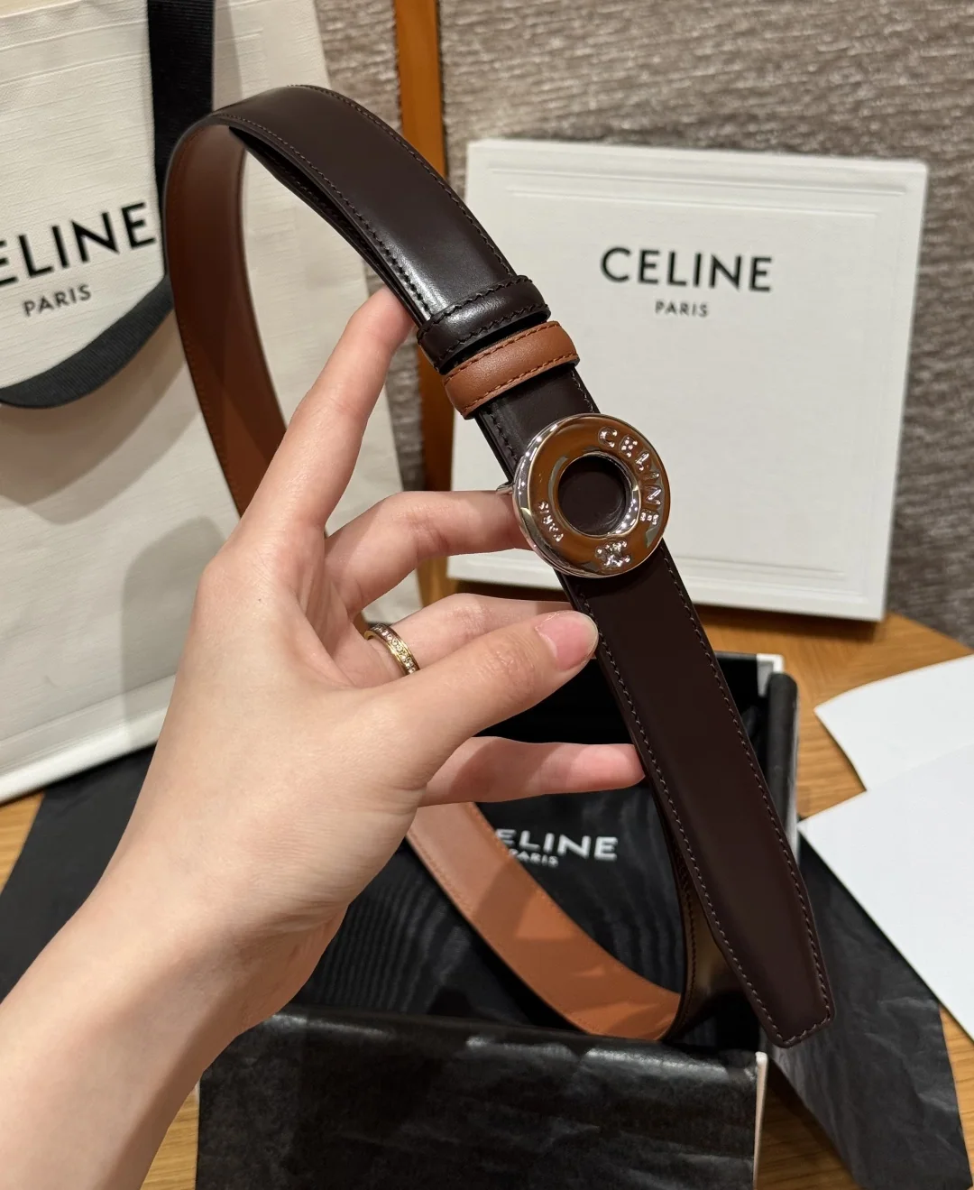 셀린느 DISC 금장 양면 가죽 벨트 25MM 상세 이미지 4