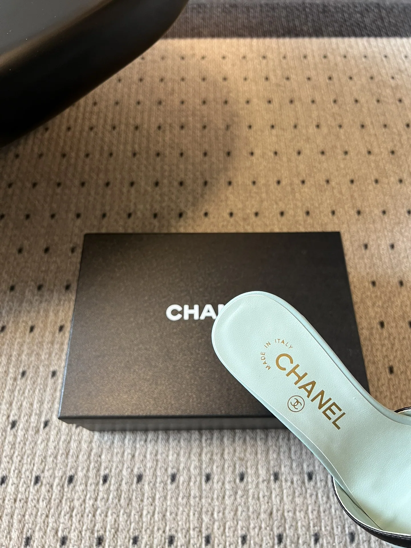 샤넬 더블 C 버클 로우힐 슬라이더 상세 이미지 8