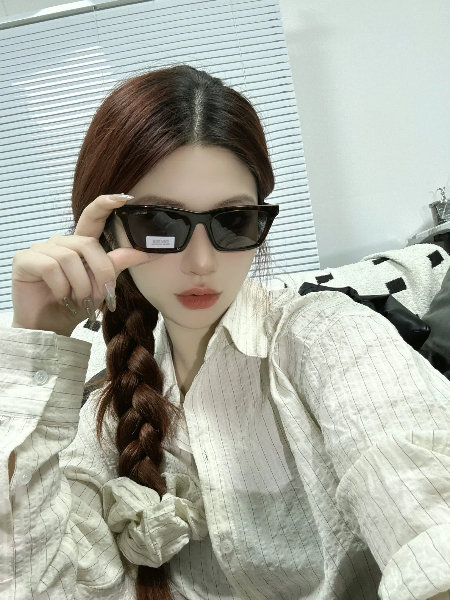 미우미우 MUA 05 S 선글라스 73180