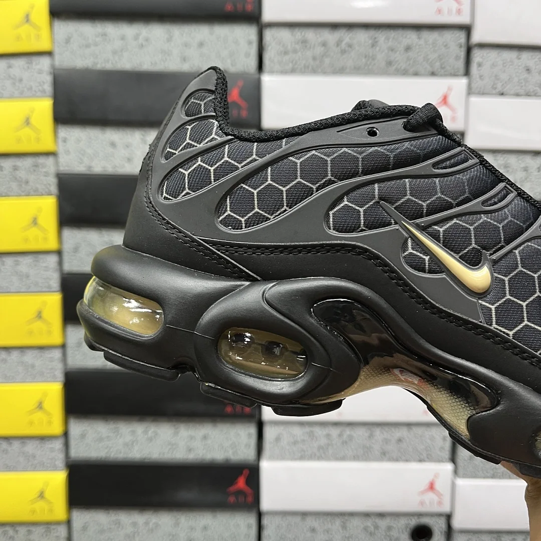 나이키 [DF] 에어 맥스 플러스 IQ0287-010 201548 Nike Air Max Plus Black Honey 상세 이미지 3