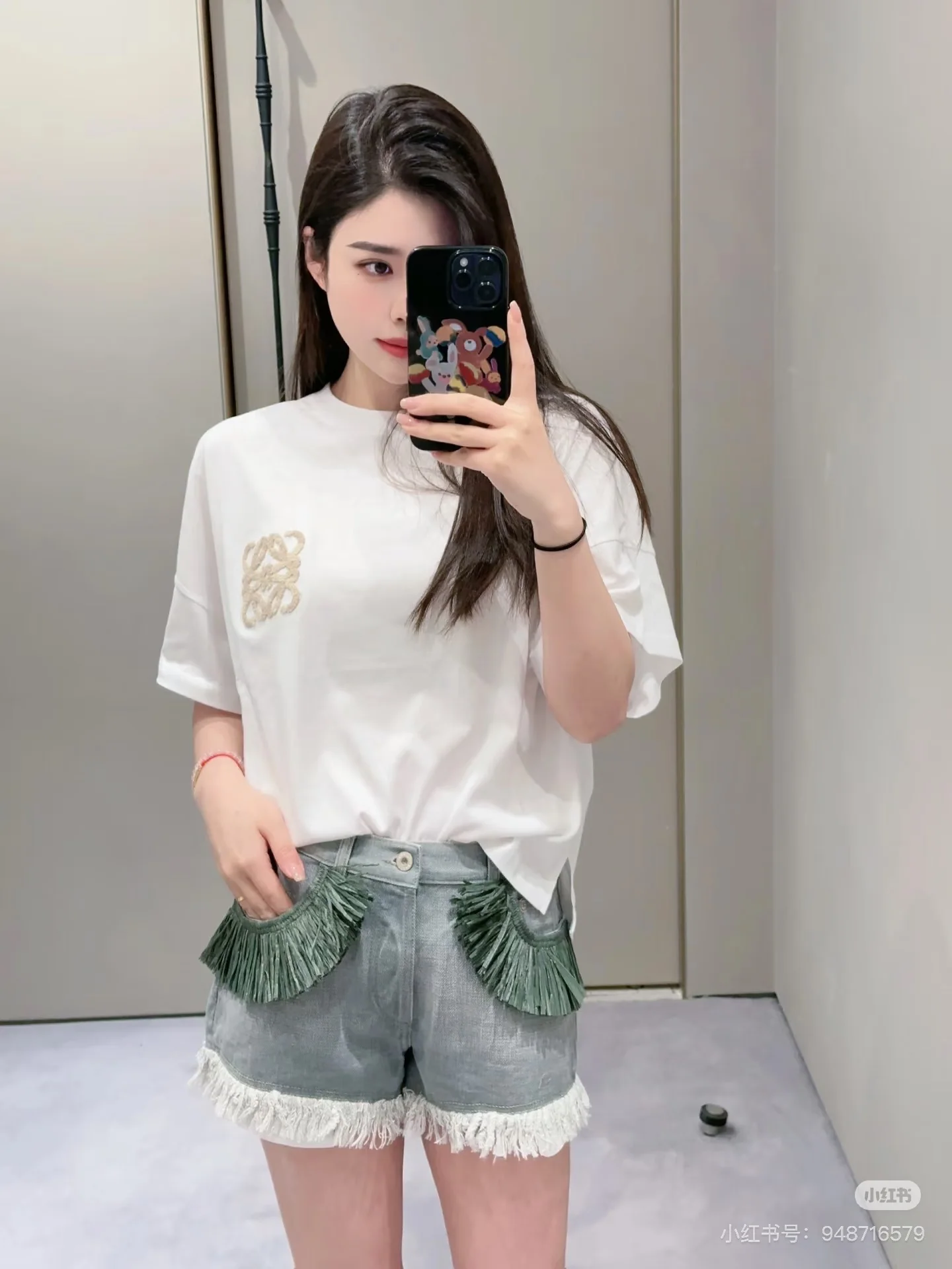 로에베 크롭드 오버사이즈 자수 반팔 티셔츠 상세 이미지 7
