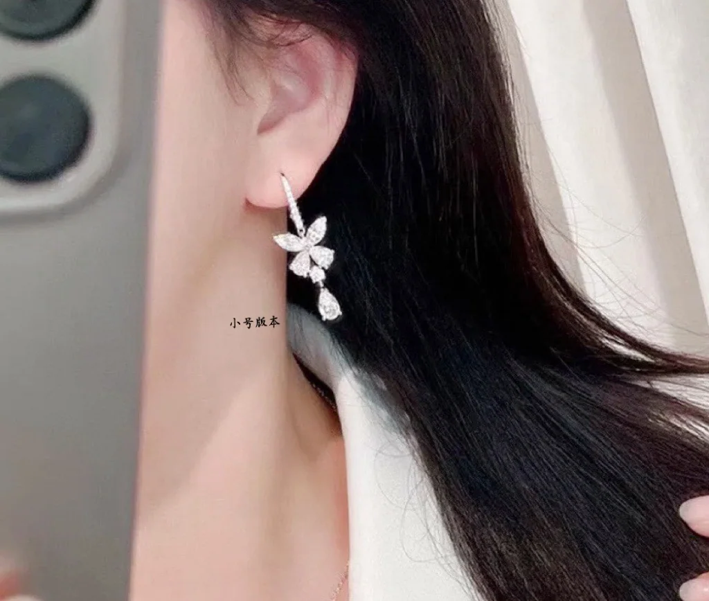 그라프 스몰 버터플라이 티어드롭 귀걸이 상세 이미지 1