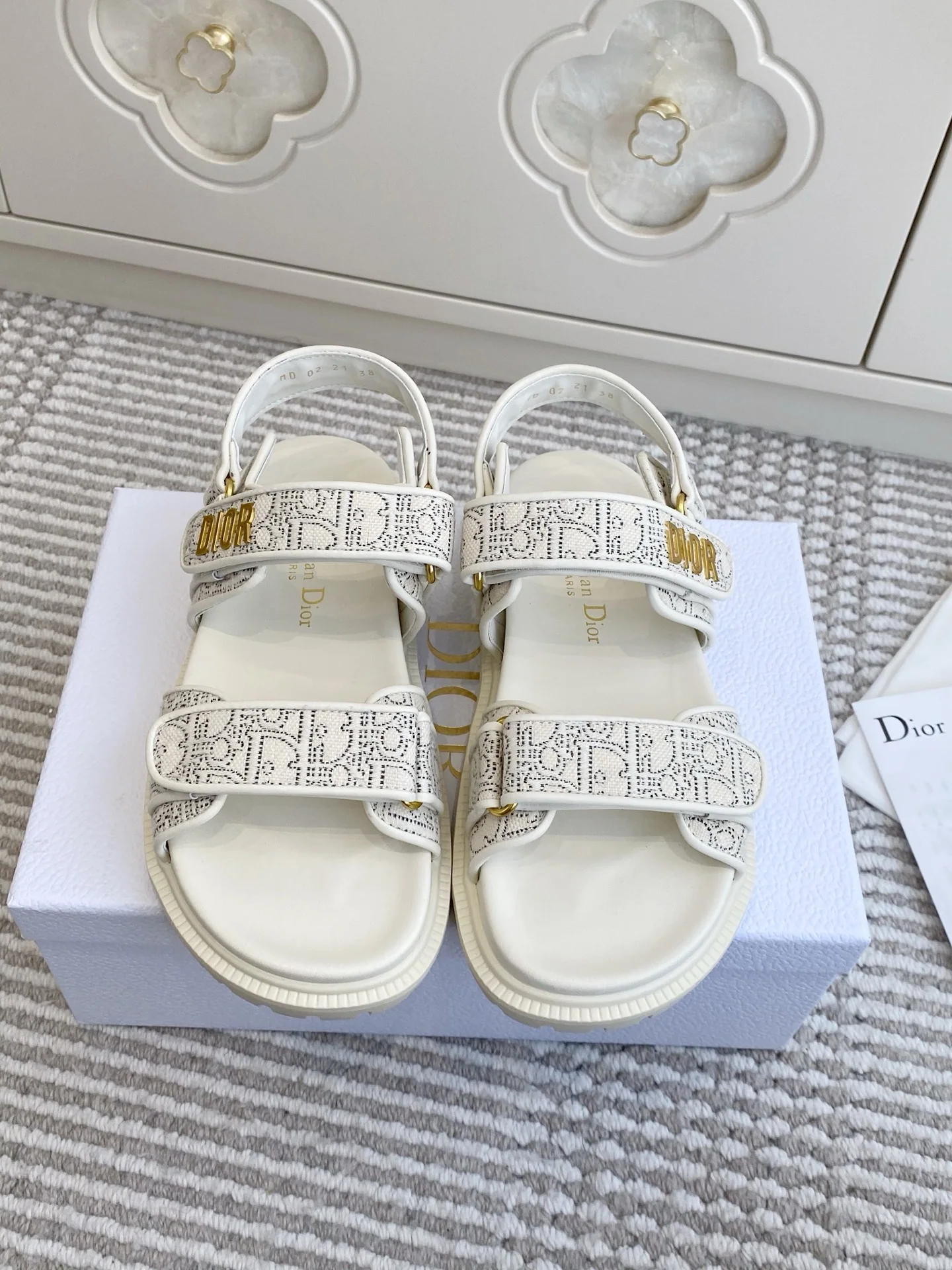 디올 디오라 플랫폼 벨크로 샌들 151449
