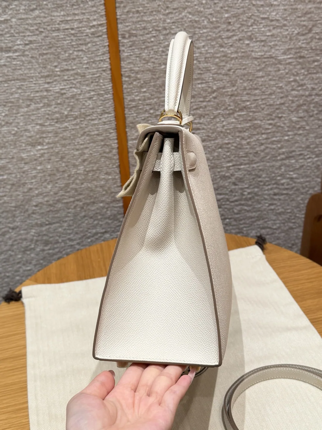 에르메스 켈리 28 cm 엡솜 가죽 가방 상세 이미지 4