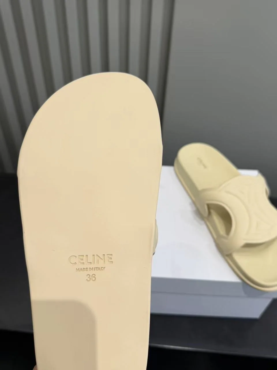 셀린느 개선문 플랫폼 슬리퍼 상세 이미지 9