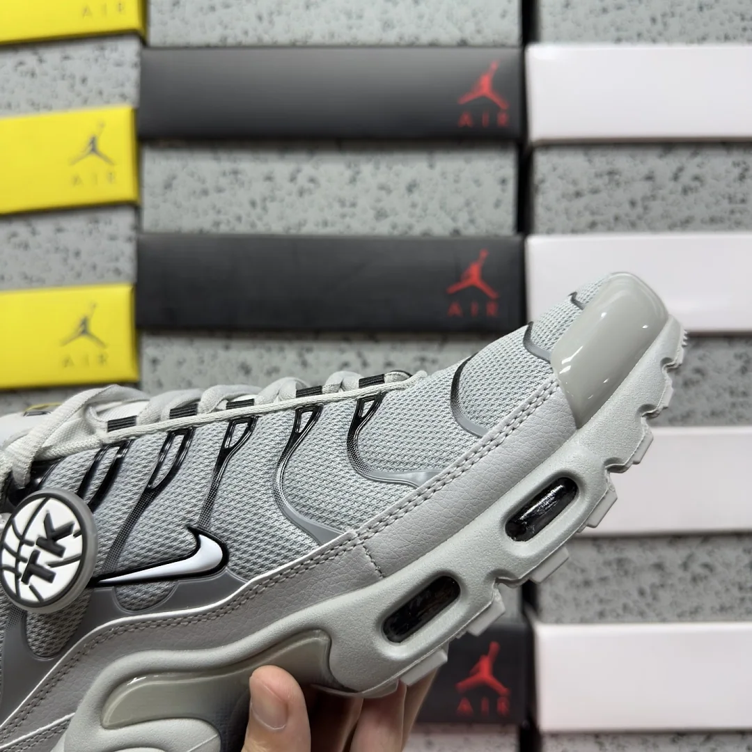 나이키 [TK] 에어 맥스 플러스 852630-021 201973 Nike Air Max Plus Wolf Grey 상세 이미지 5