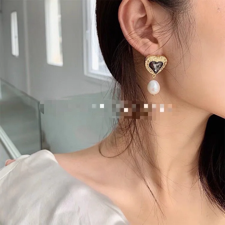 셀린느 하트 스터드 귀걸이 상세 이미지 2