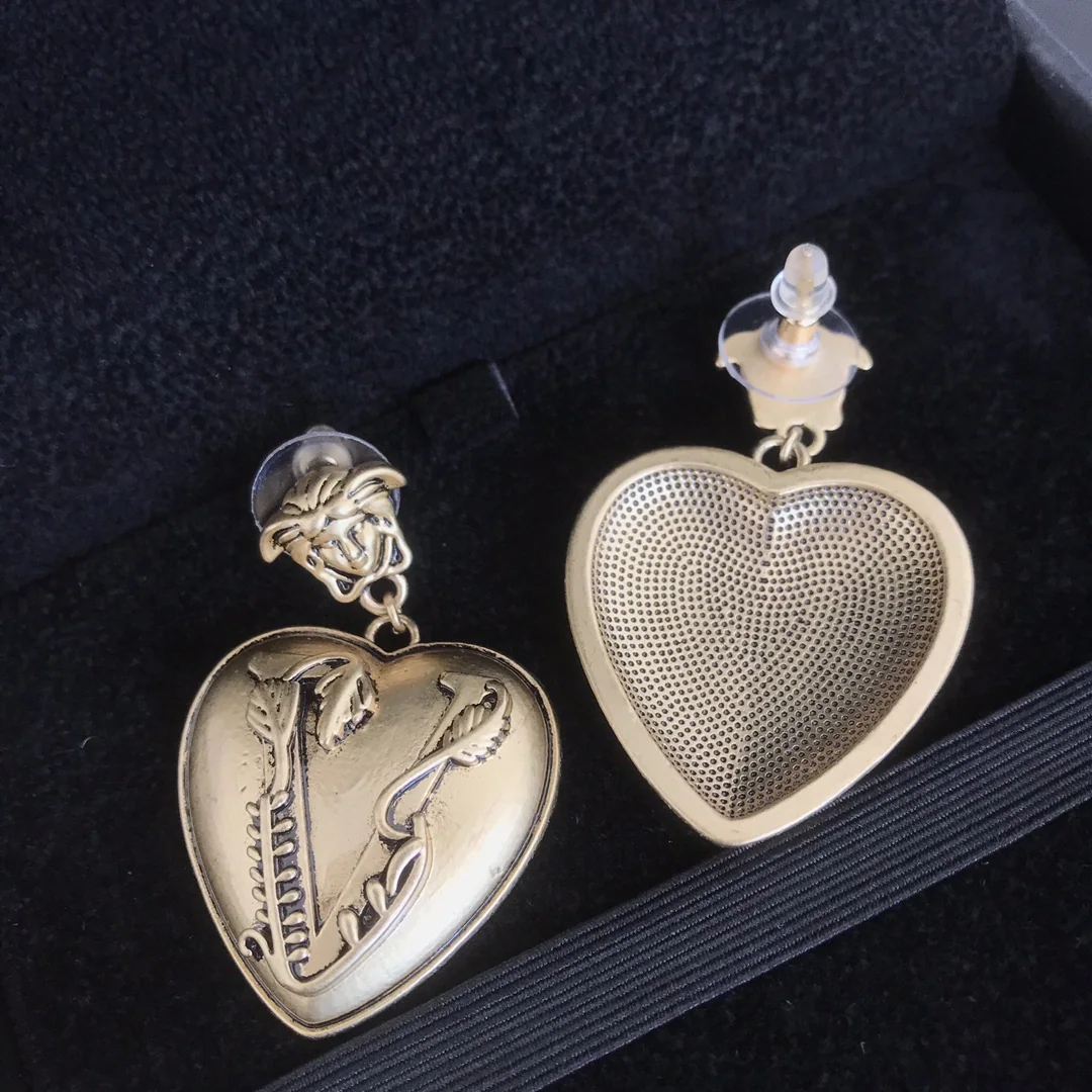 베르사체 귀걸이 63387 Versace Earrings 상세 이미지 3