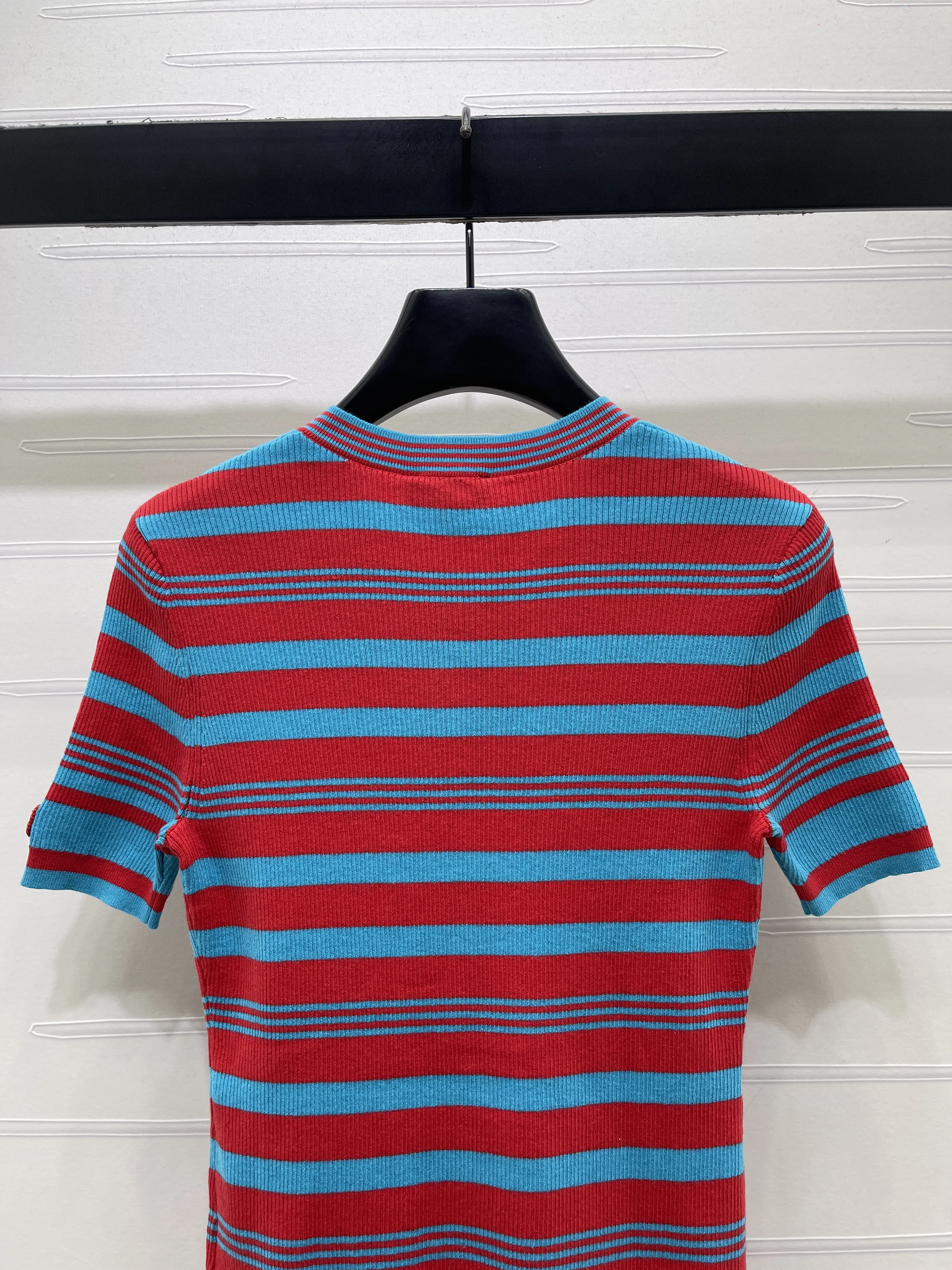 샤넬 스트라이프 실크 울 혼방 라운드넥 반팔 니트 상세 이미지 16
