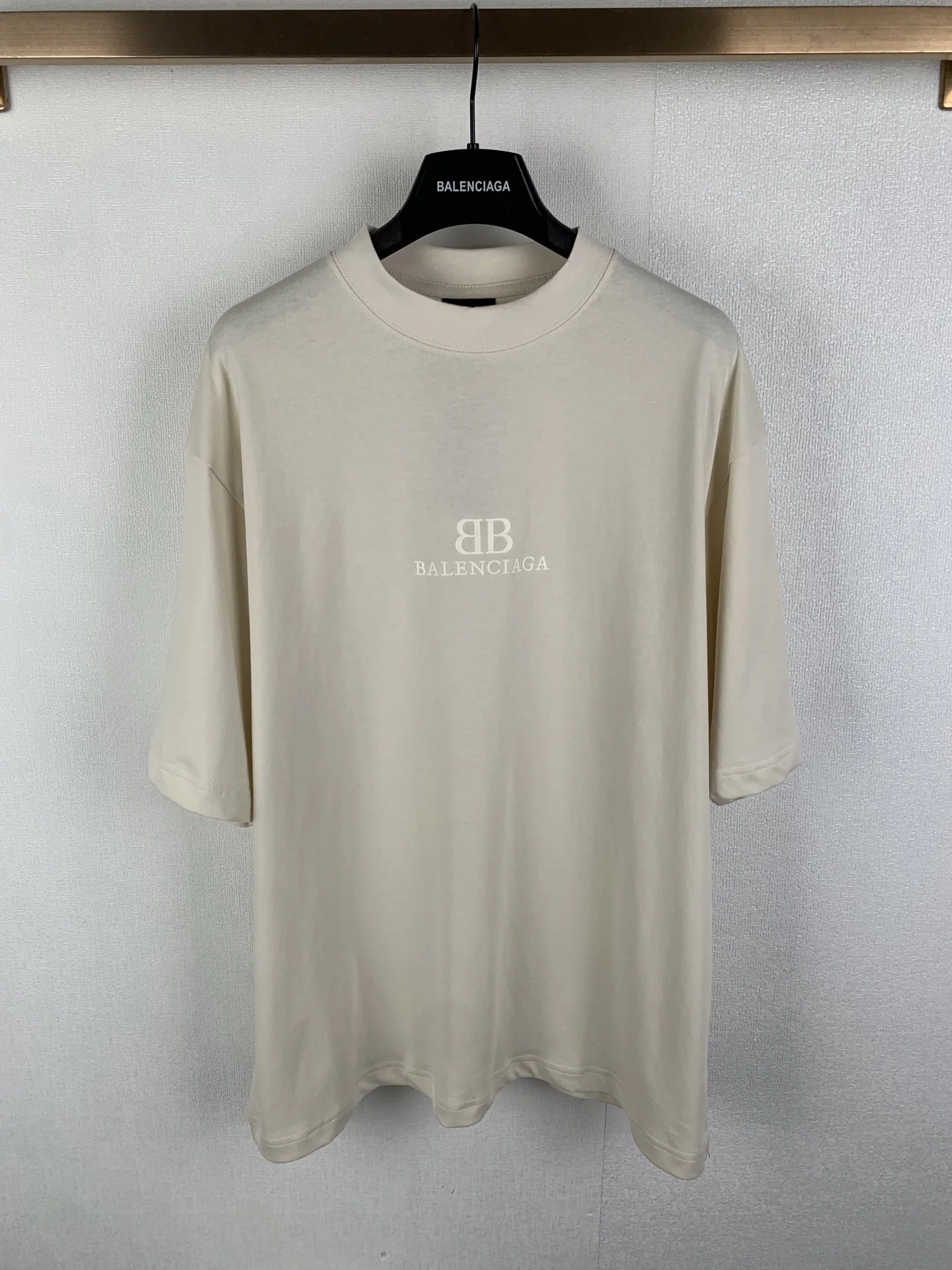 발렌시아가 24 FW 남성 로고 자수 반팔 티셔츠 24FW