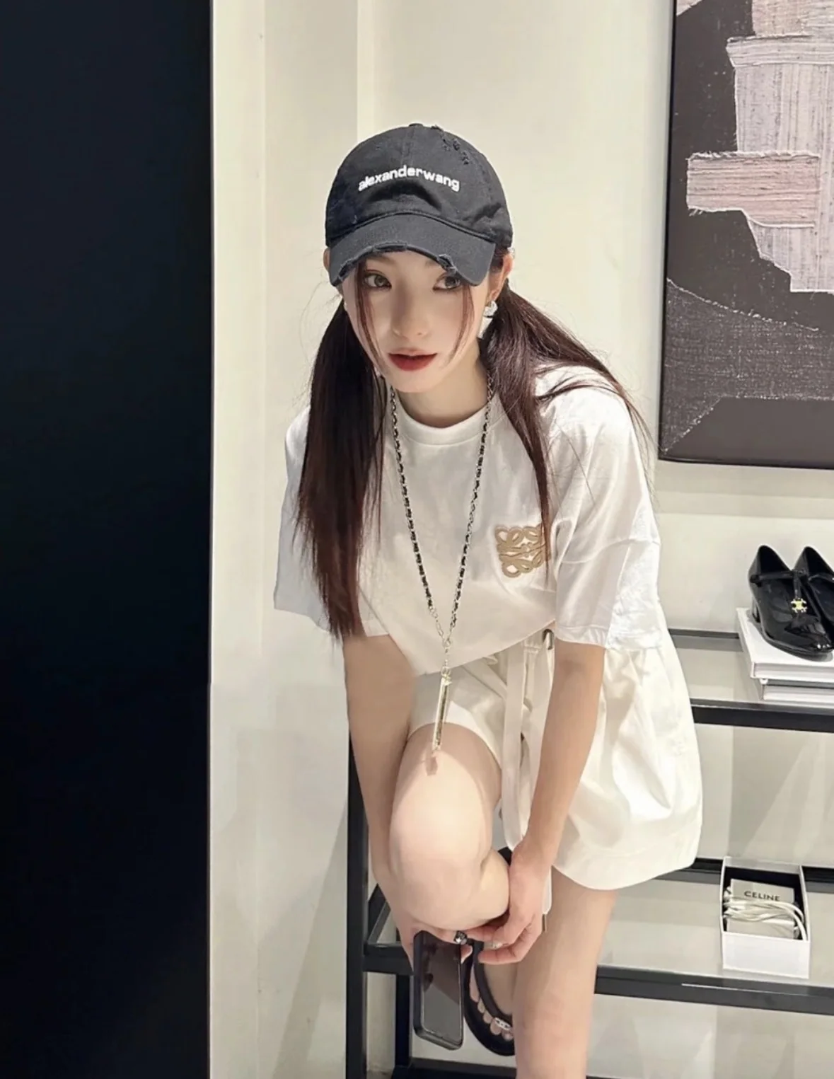로에베 크롭드 오버사이즈 자수 반팔 티셔츠 상세 이미지 5