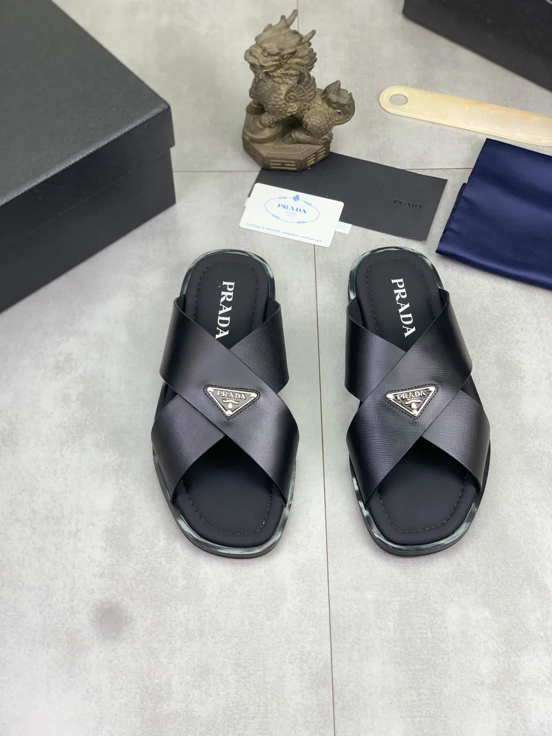 프라다 캐주얼 슬리퍼 상세 이미지 2