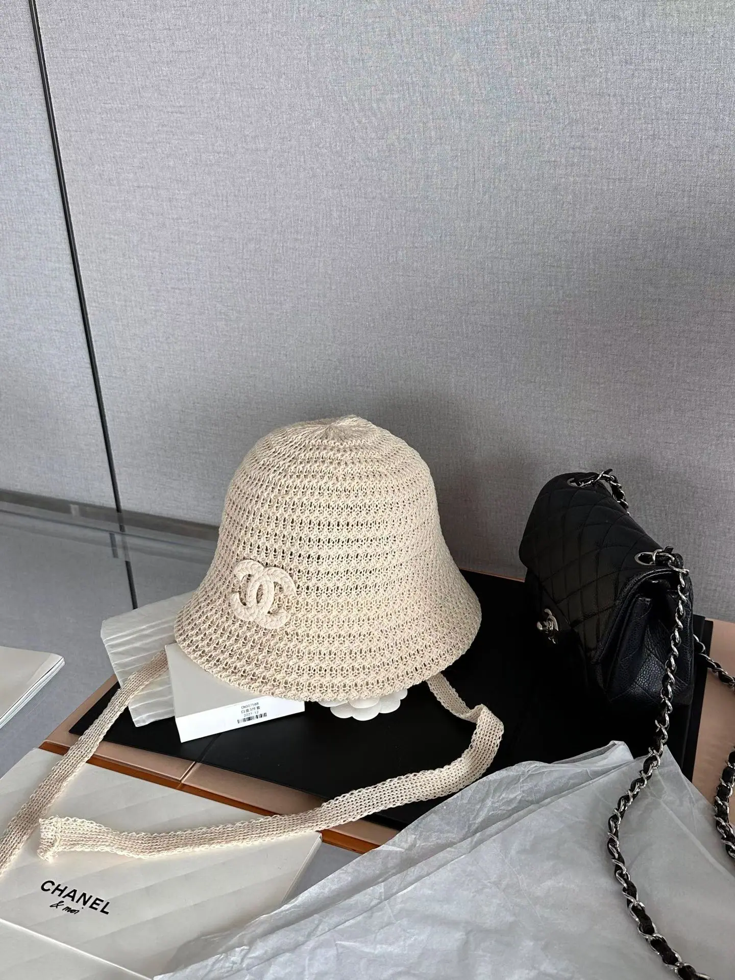 샤넬 더블 C 로고 스트로 캡 상세 이미지 6
