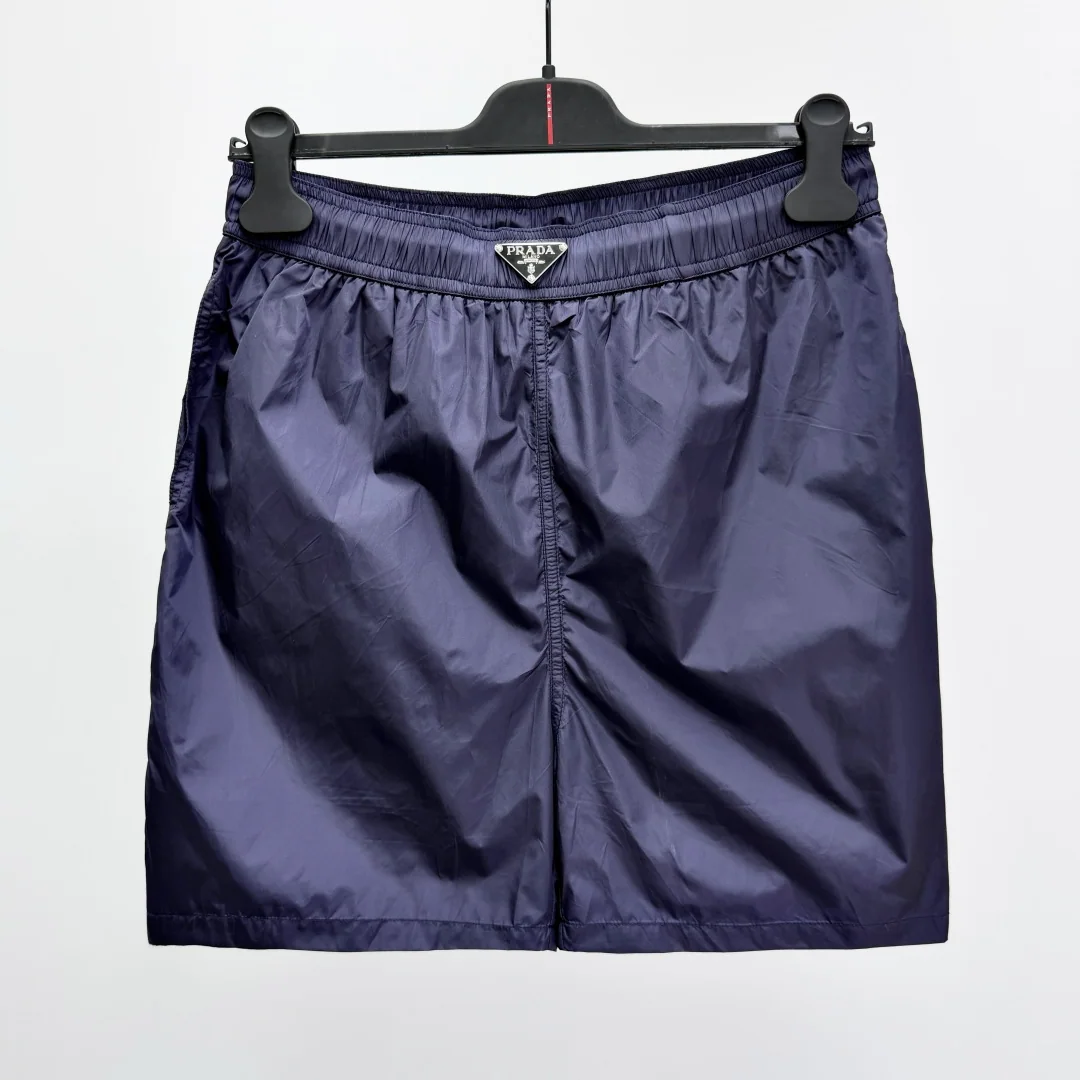 프라다 Re-Nylon 솔리드 컬러 엘라스틱 비치 반바지 41245 Prada Shorts 상세 이미지 1