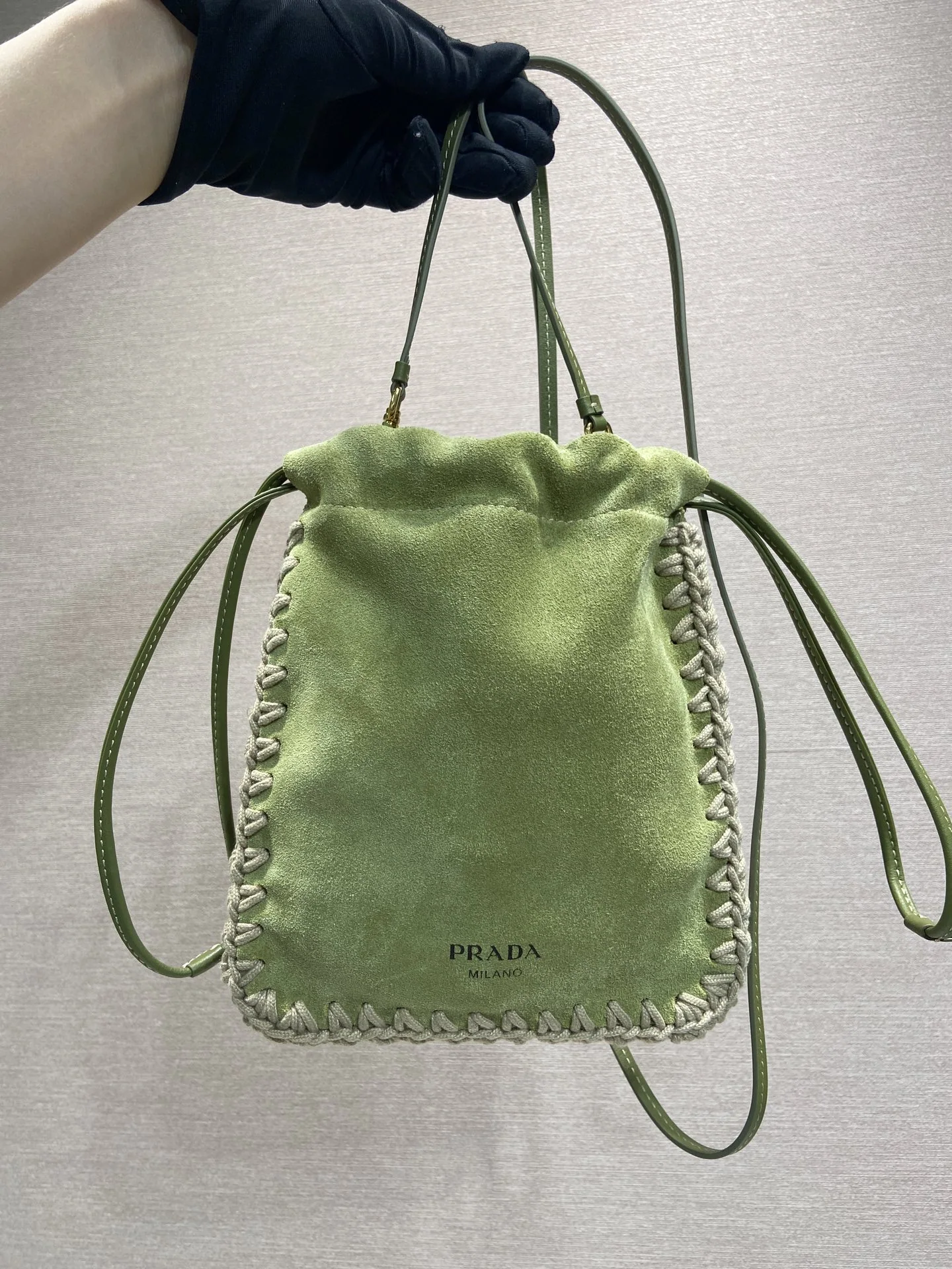 프라다 우븐 스웨이드 스마트폰 클러치 가방 1ZT092 상세 이미지 1