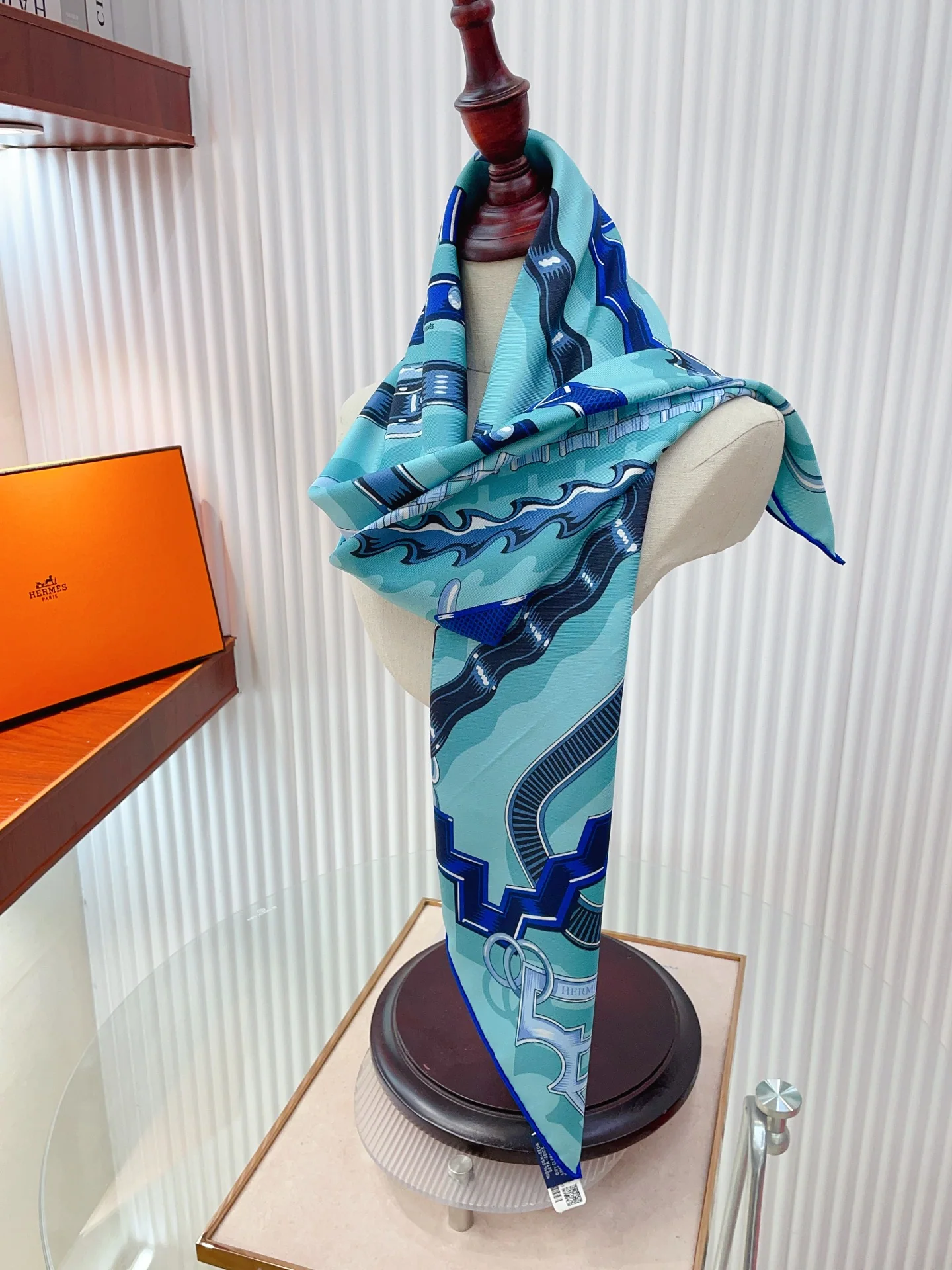 에르메스 양면 실크 스카프 상세 이미지 8