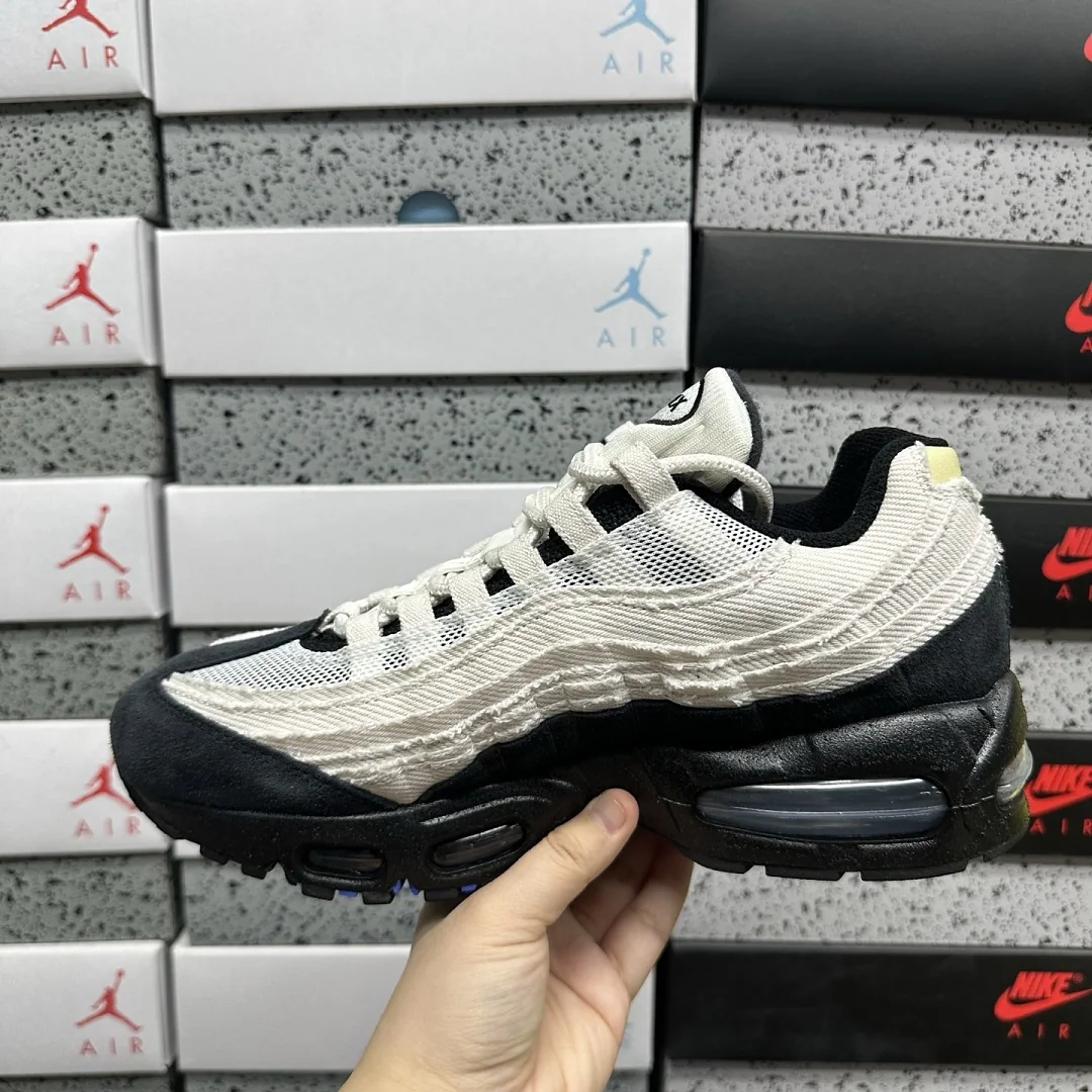 나이키 [KZ2.0] 에어 맥스 95 IO0284-010 201810 Nike Air Max 95 Big Bubble City Pack 상세 이미지 7
