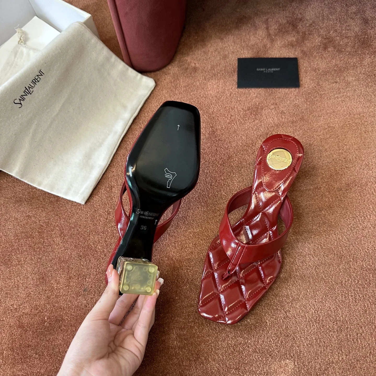 생로랑 퀼팅 에나멜 레드 힐 샌들 쪼리 뮬 상세 이미지 8