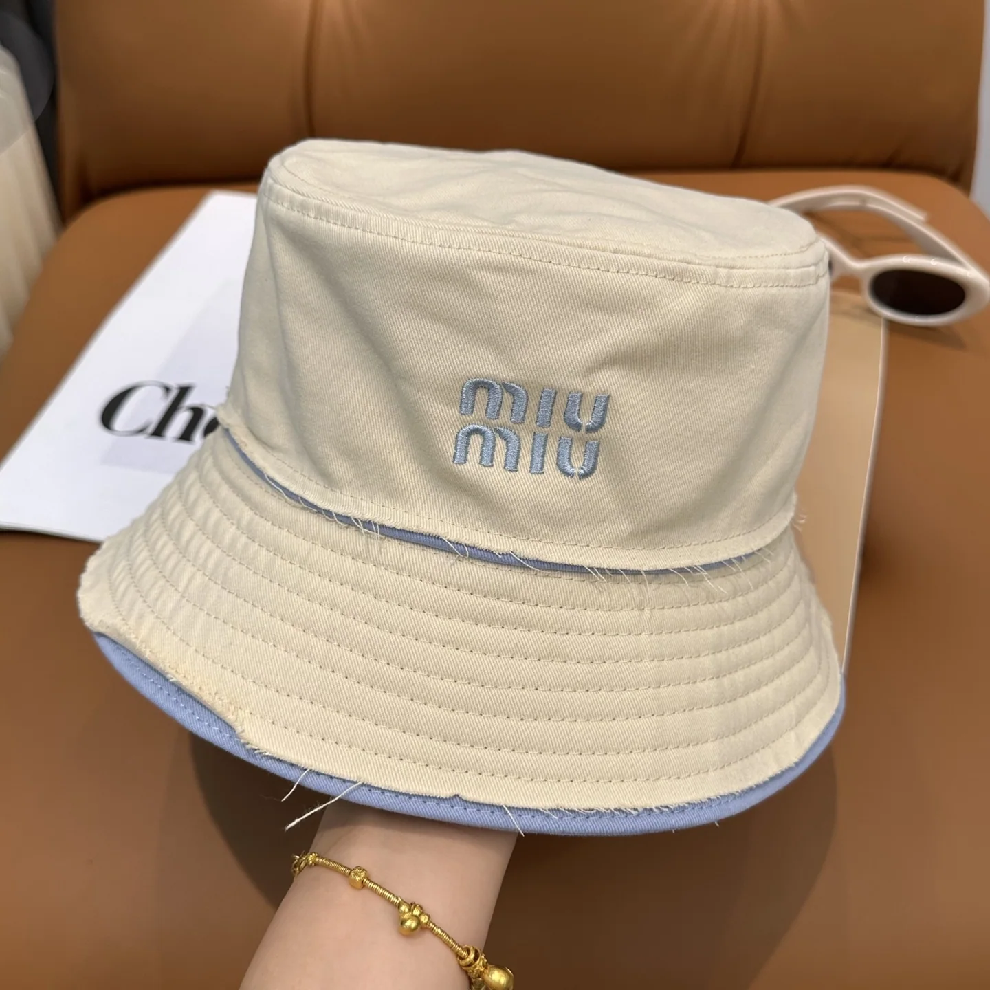 미우미우 자수 버킷 햇 모자 상세 이미지 2
