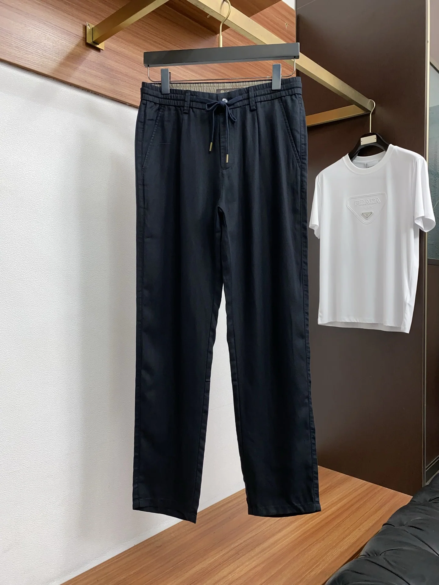 로로피아나 남성 린넨 팬츠 2025 FW 상세 이미지 2