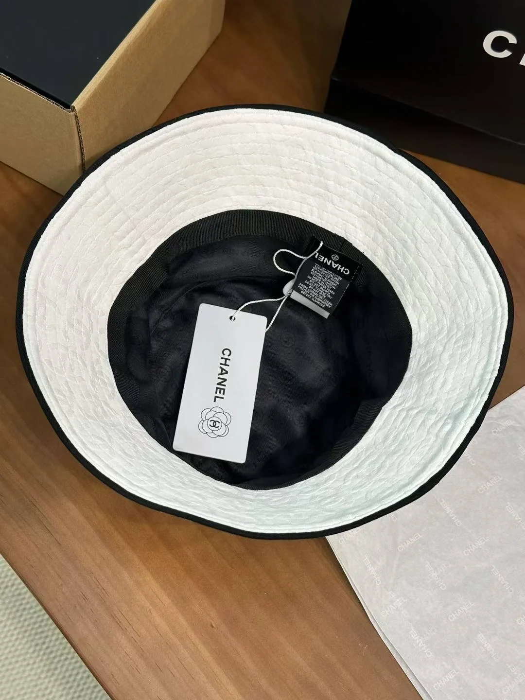 샤넬 로고 버킷 햇 모자 상세 이미지 4