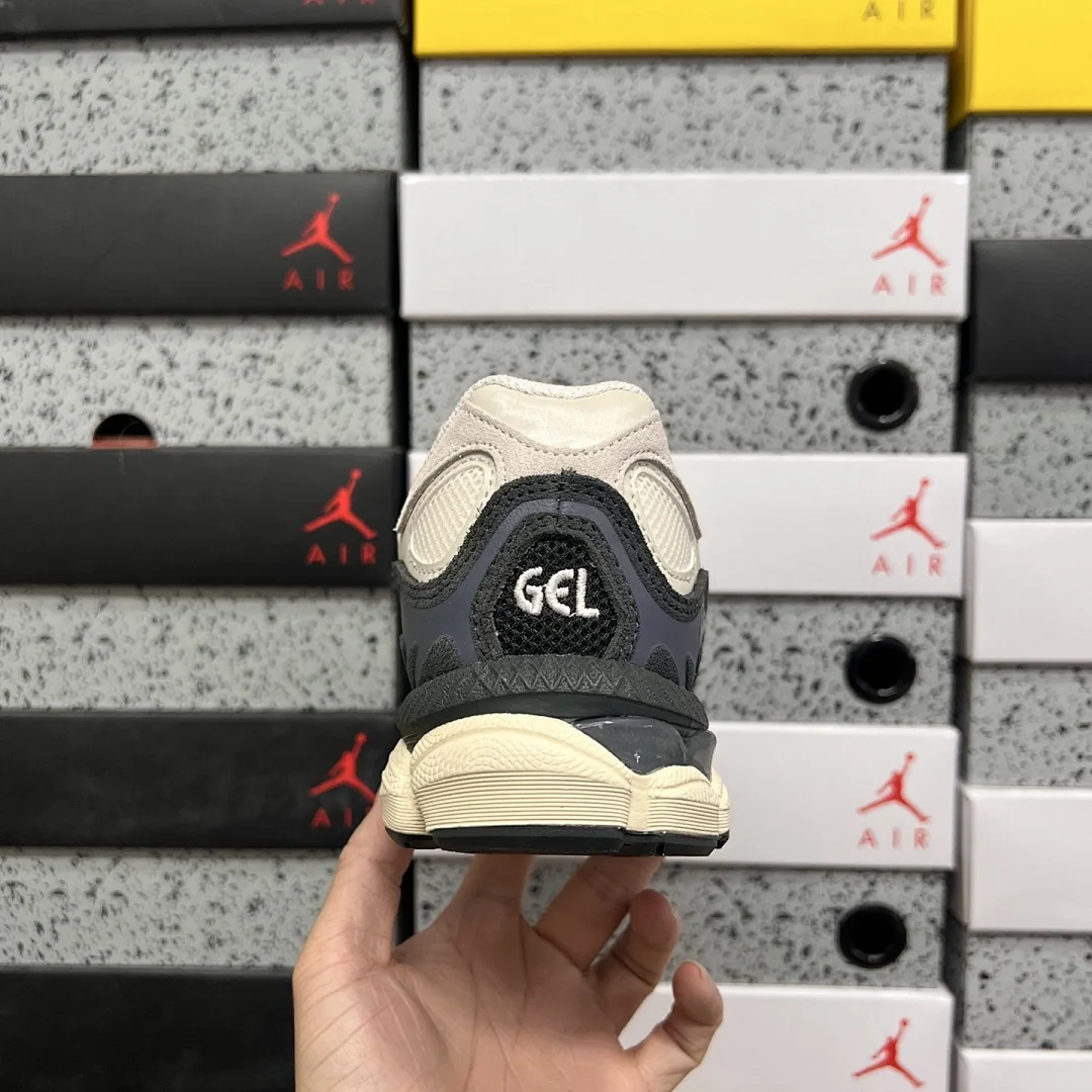 아식스 [ZC] 젤 NYC 1203A383-111 200319 Asics Gel-NYC White Smoke Grey 상세 이미지 4