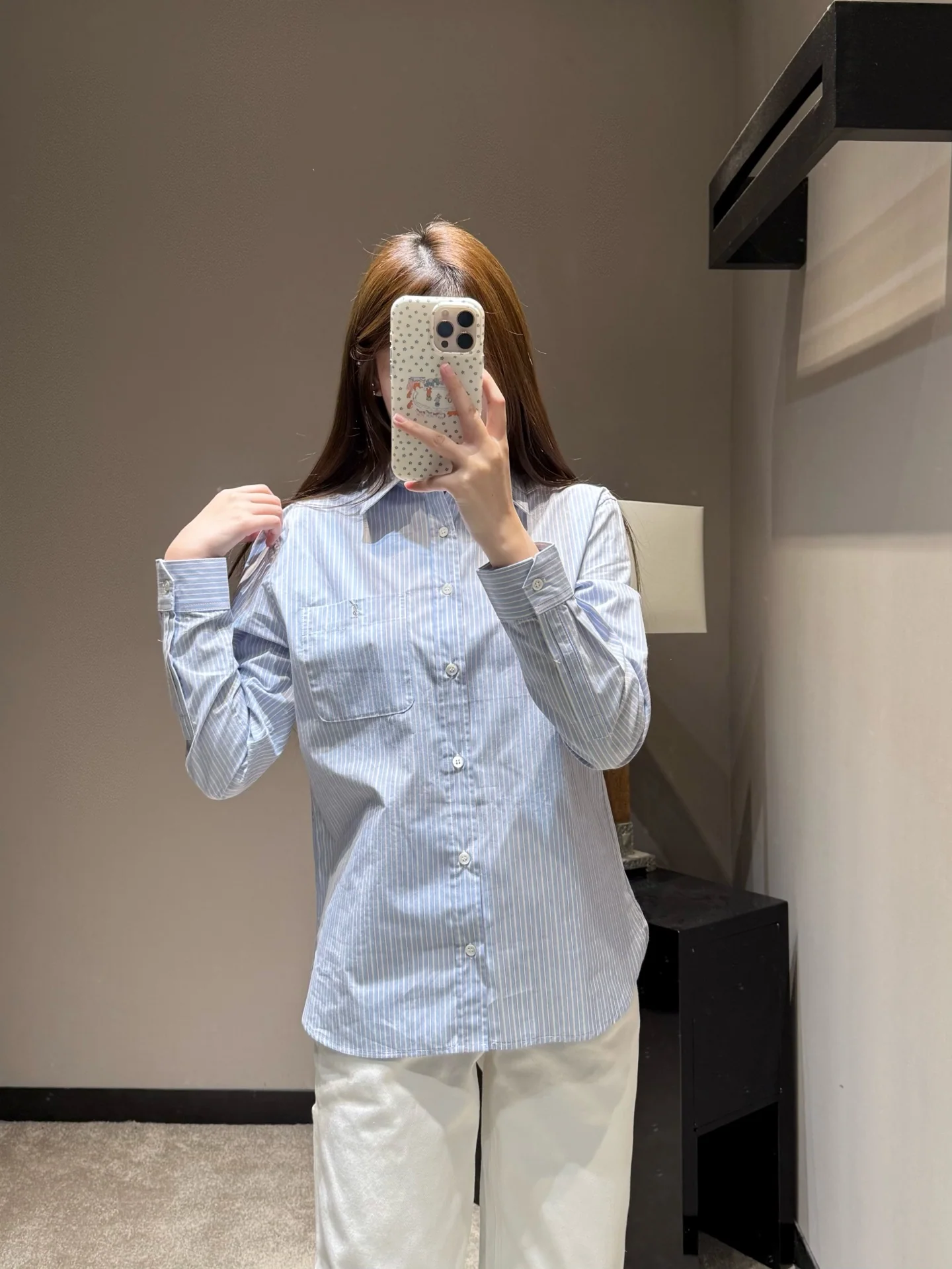 생로랑 로고 스트라이프 긴팔 셔츠 여성의류 상세 이미지 1