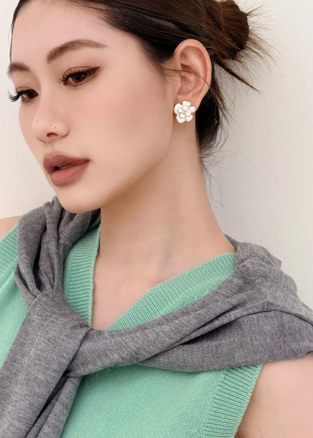 샤넬 카멜리아 더블 C 귀걸이 상세 이미지 7