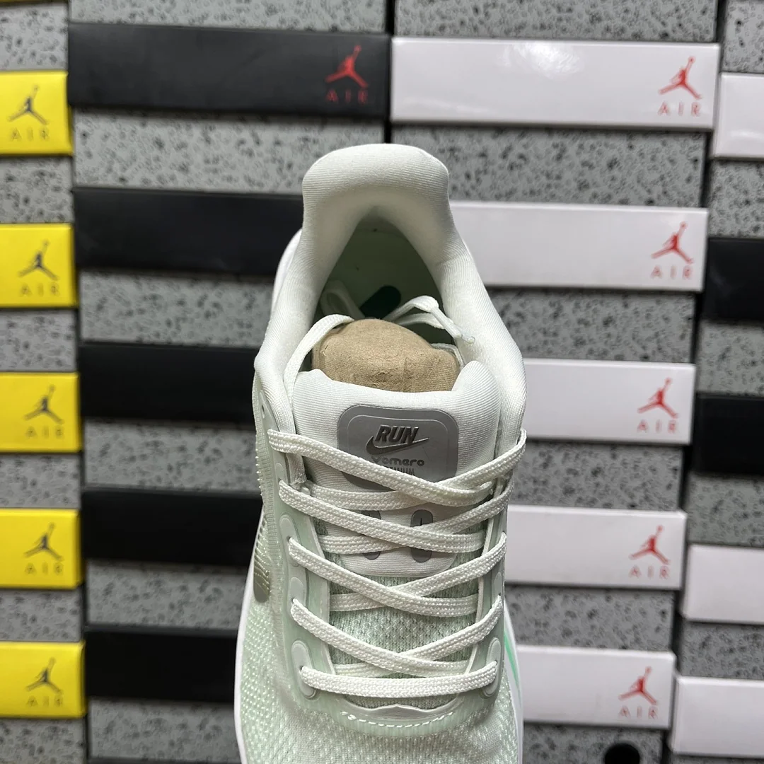 나이키 [5A] 보메로 프리미엄 HM5973-300 201650 Nike Vomero Premium Barely Green 상세 이미지 2