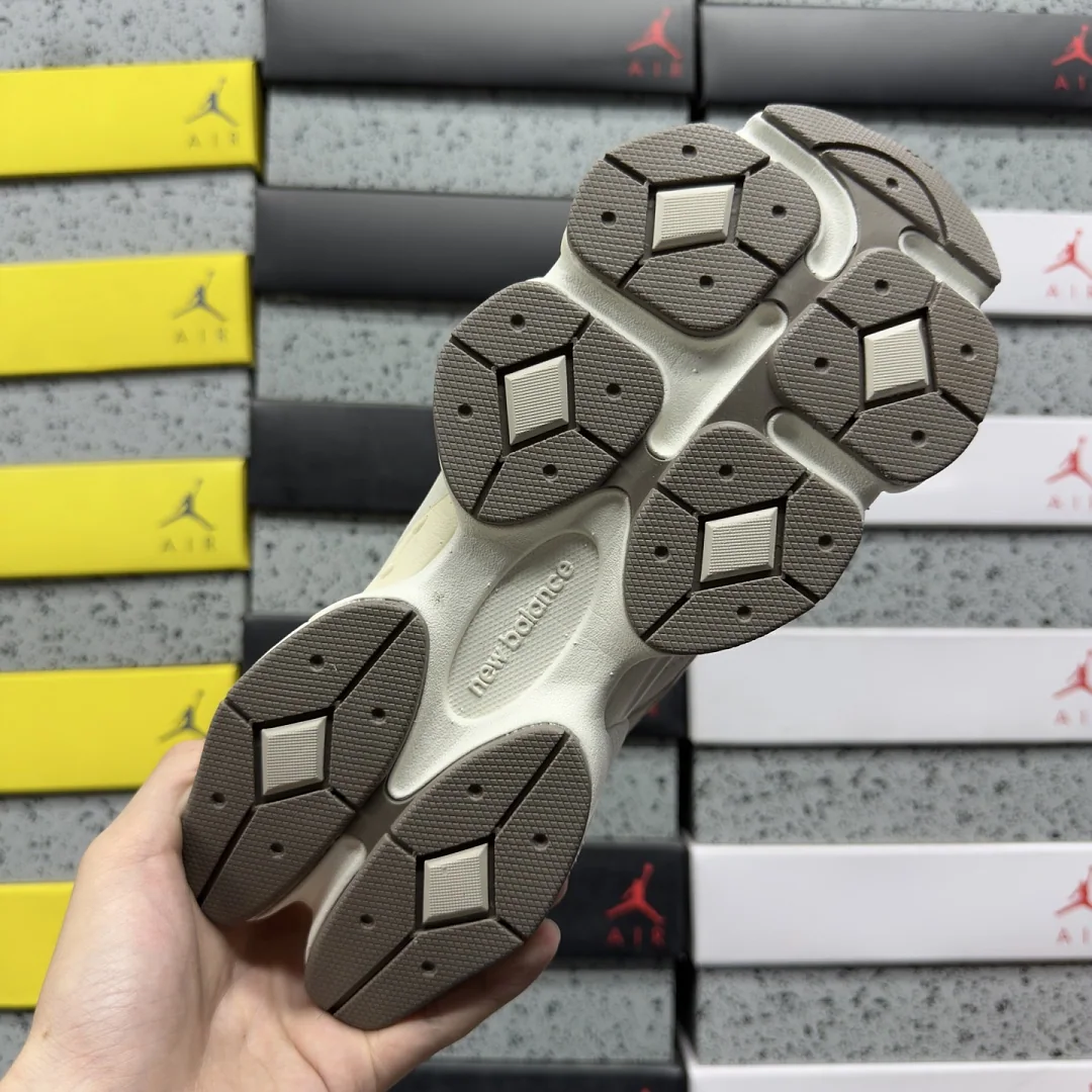 뉴발란스 [C] 9060 U906029Y 202257 New Balance 9060 Truffle Salt Timber Wolf 상세 이미지 8