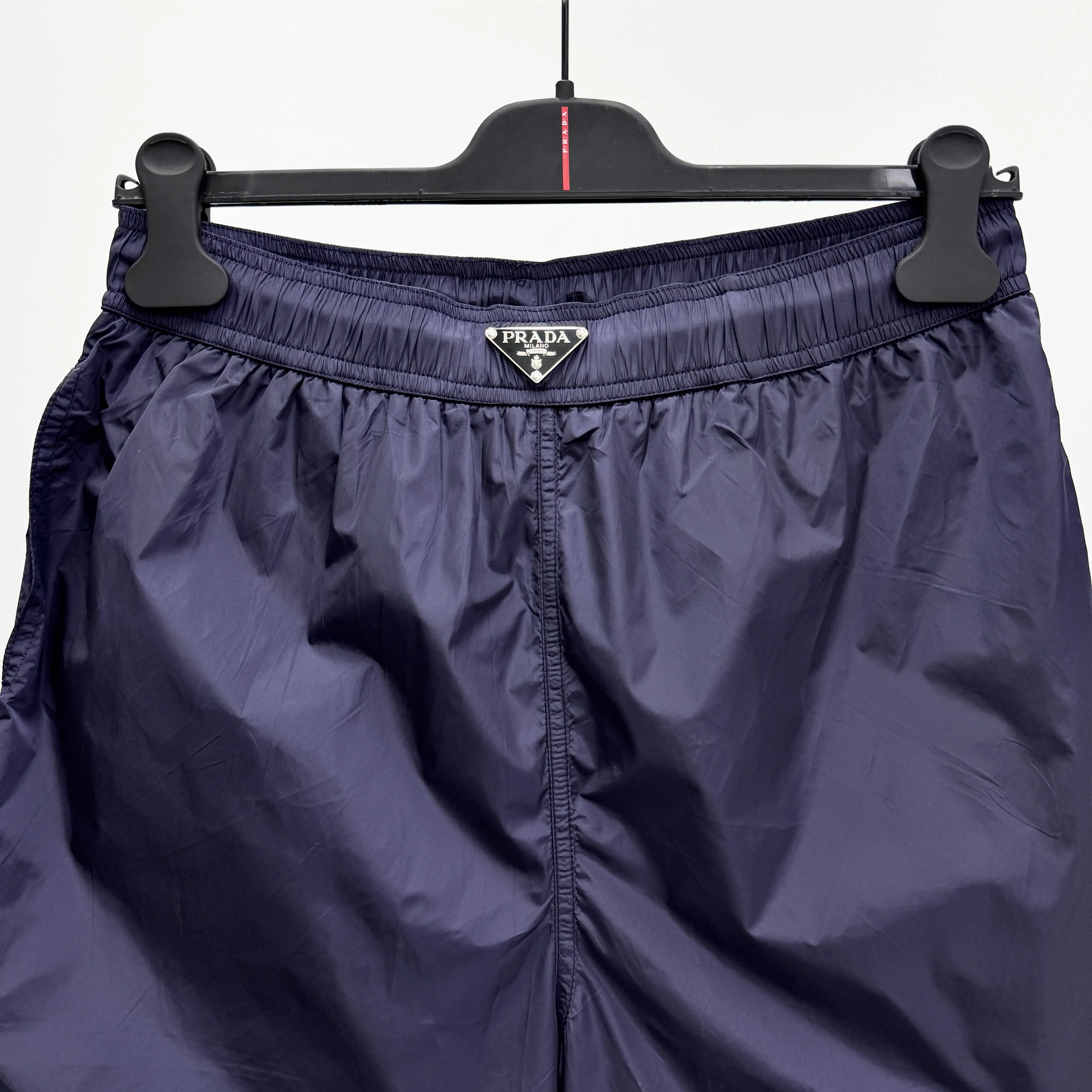 프라다 Re-Nylon 솔리드 컬러 엘라스틱 비치 반바지 41245 Prada Shorts 상세 이미지 12