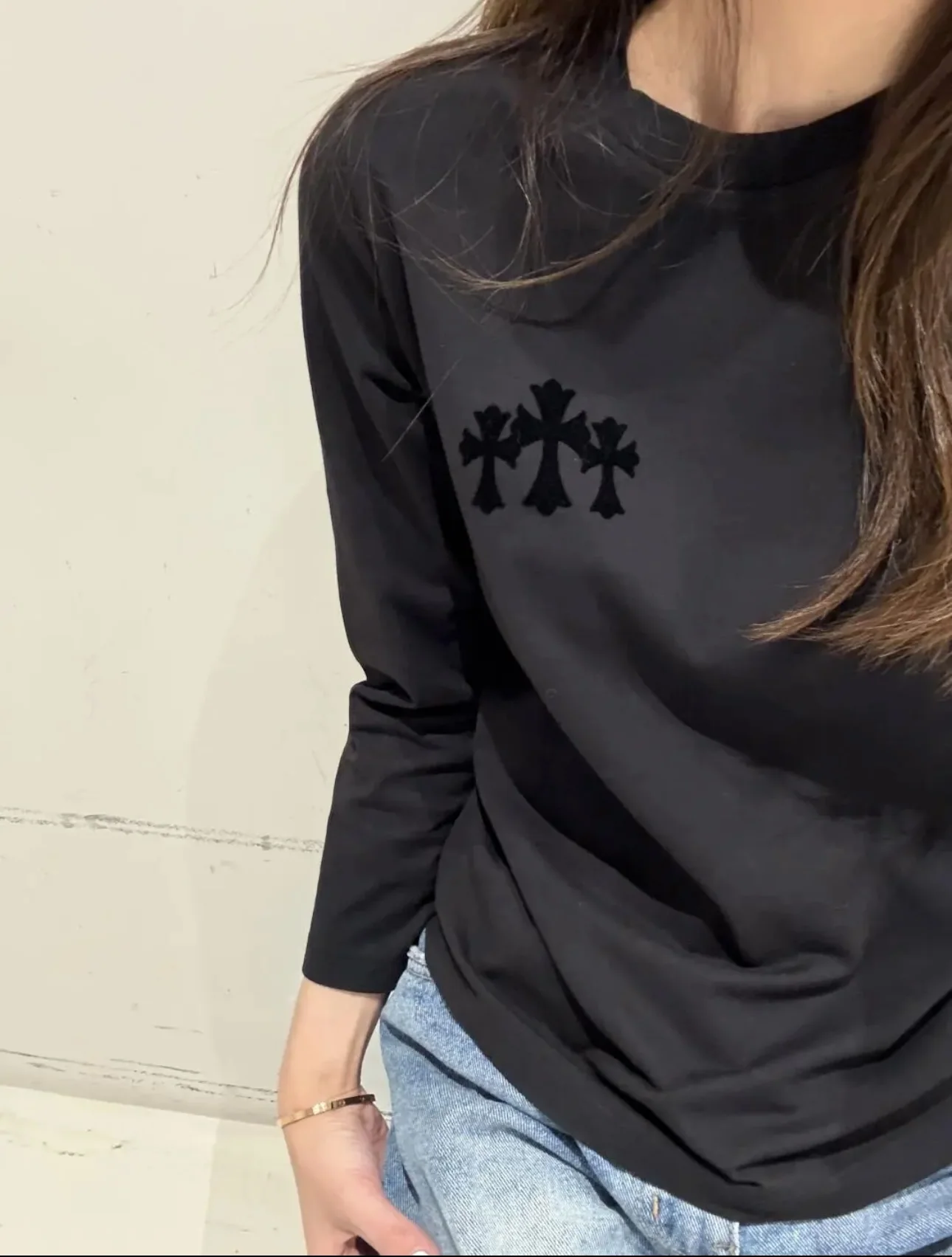 크롬하츠 플로키 로고 크루넥 긴팔 티셔츠 25SS 상세 이미지 12