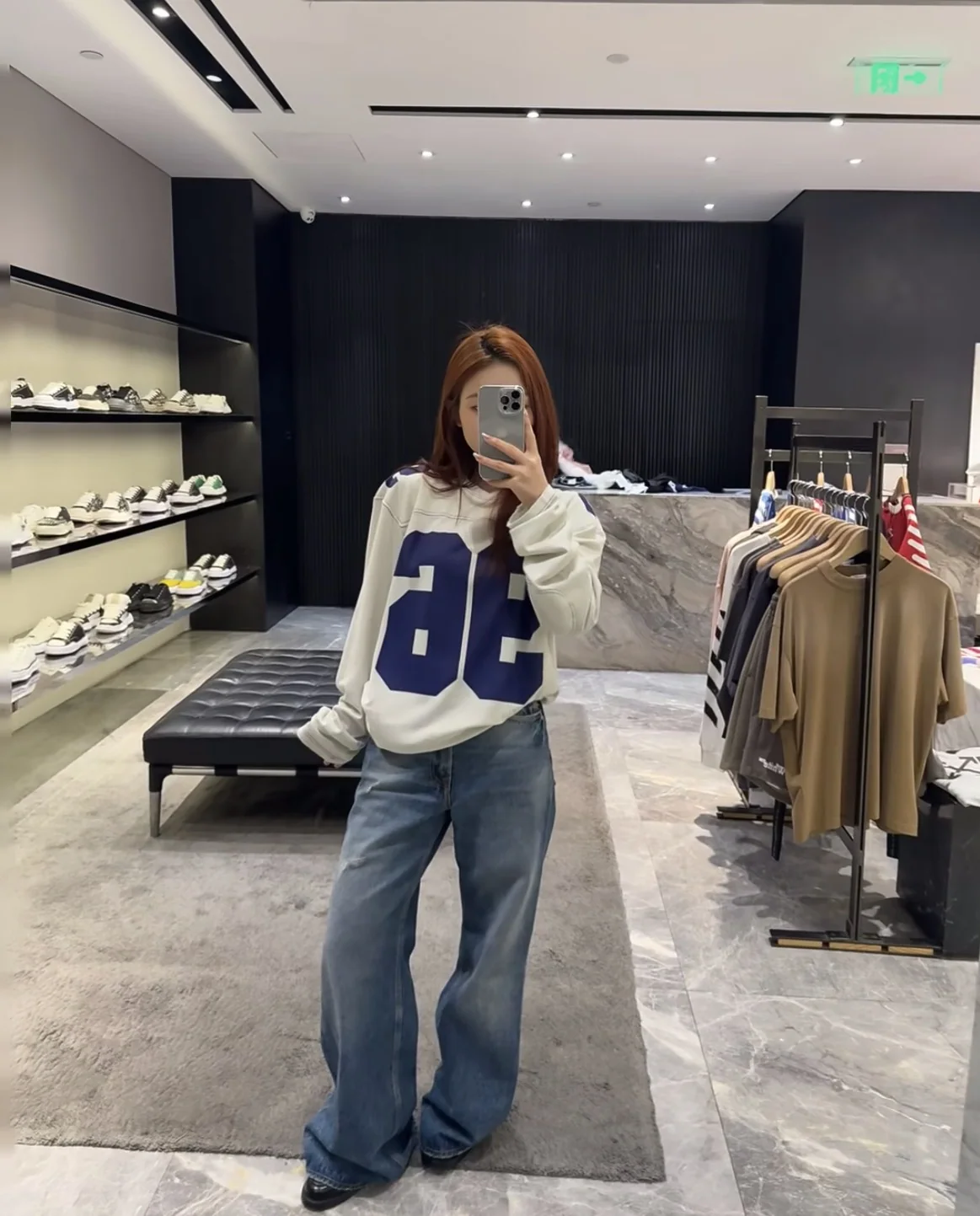 아크네스튜디오 로열블루 카라블록 데미지 가공 여성 긴팔 티셔츠 상세 이미지 1