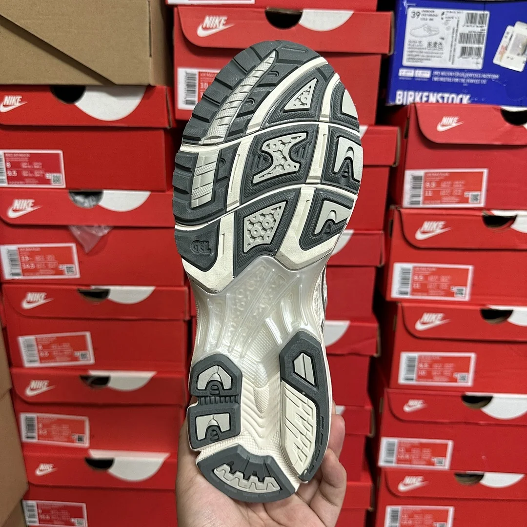아식스 [TOP] 젤 카야노 14 1201A019-200 200254 Asics Gel-Kayano 14 Birch Dark Pewter 상세 이미지 3