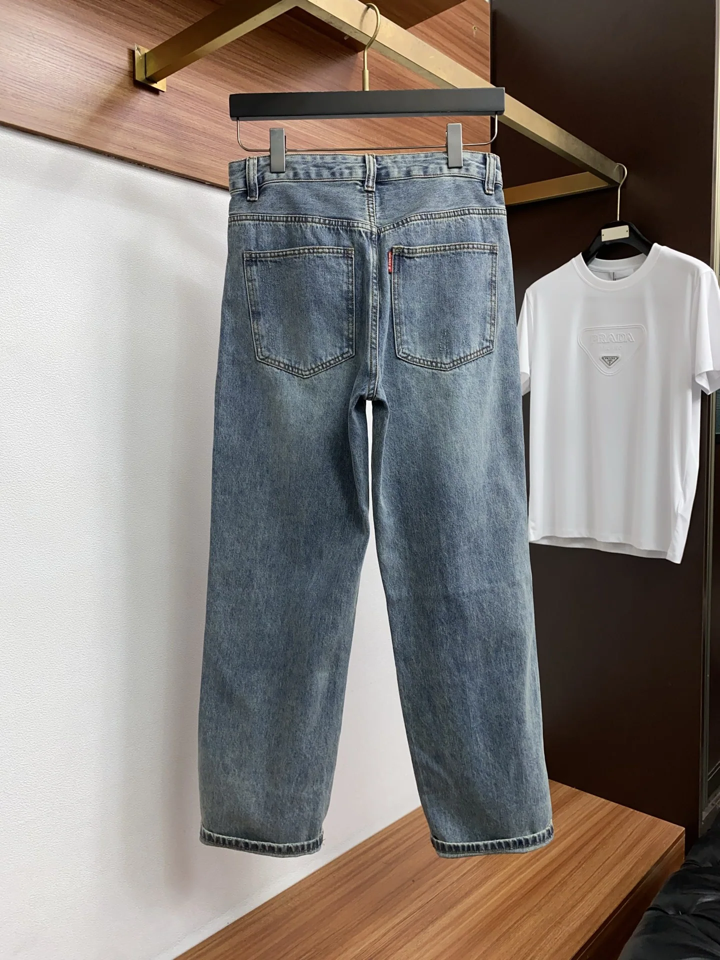 프라다 스트레이트 레그 헤비 워싱 데님 남성 바지 상세 이미지 8