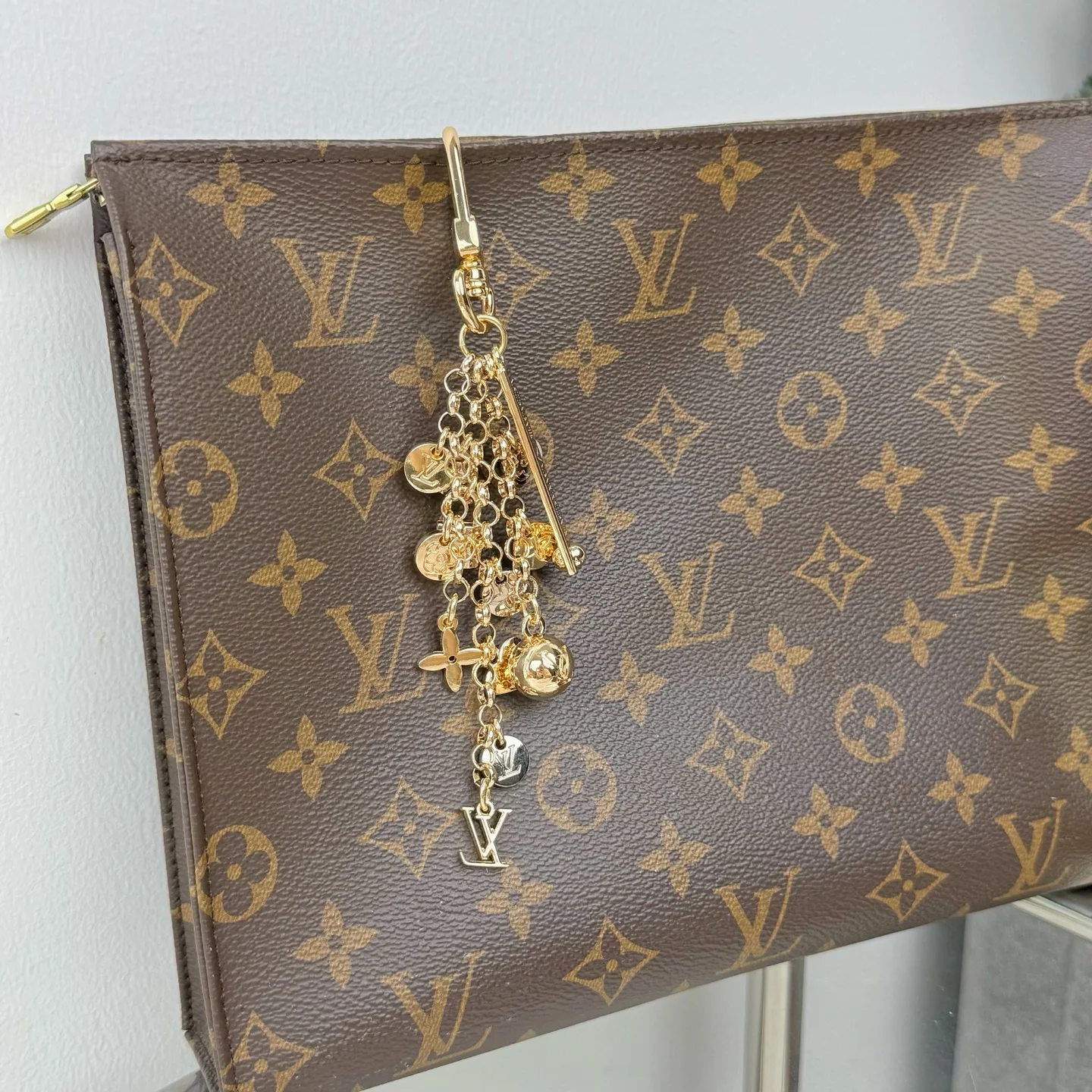 루이비통 두두 LV 콘페티 체인 키링 상세 이미지 5