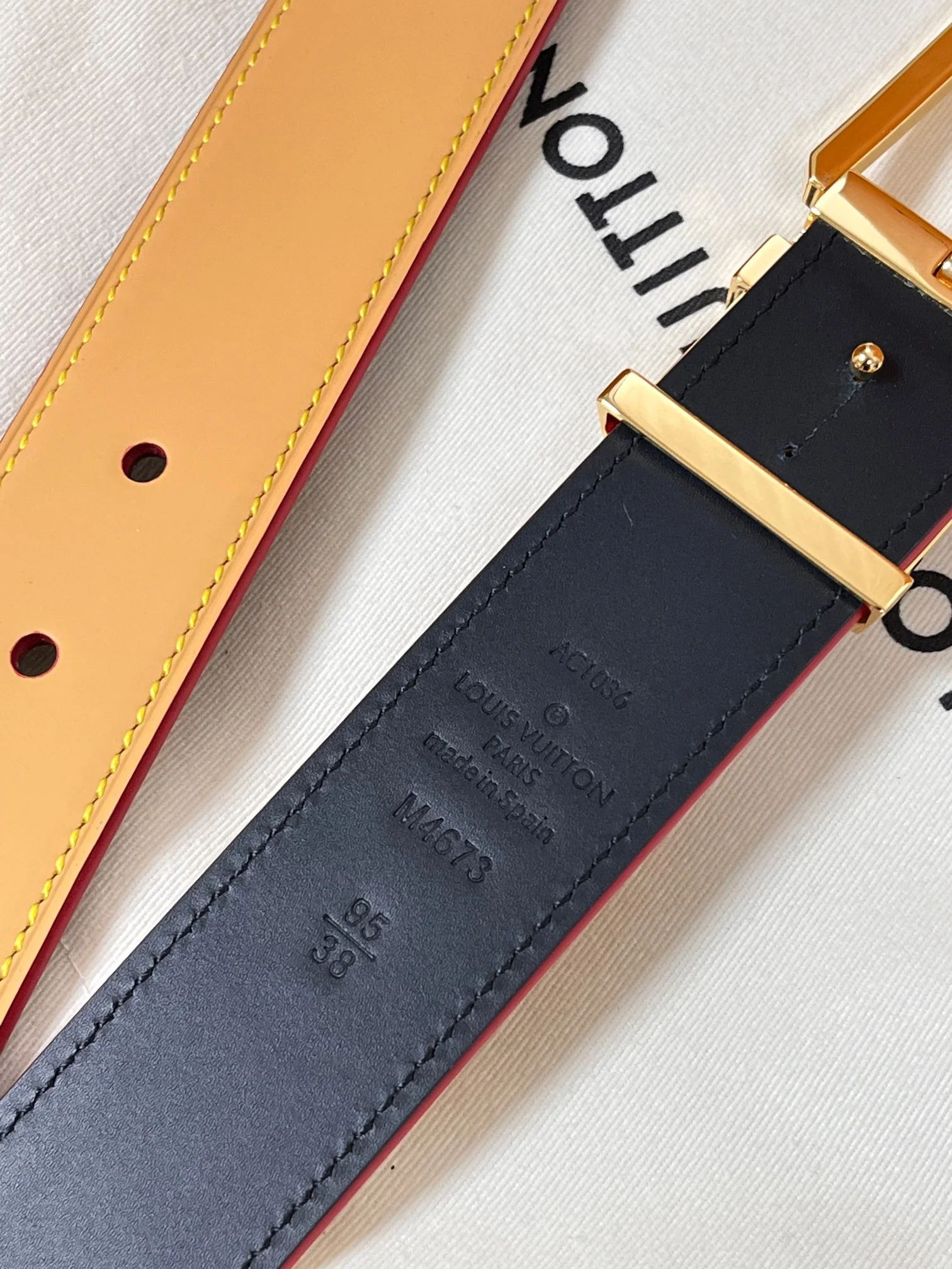 루이비통 코너 핀 트렁크 메탈 장식 리버시블 벨트 상세 이미지 7