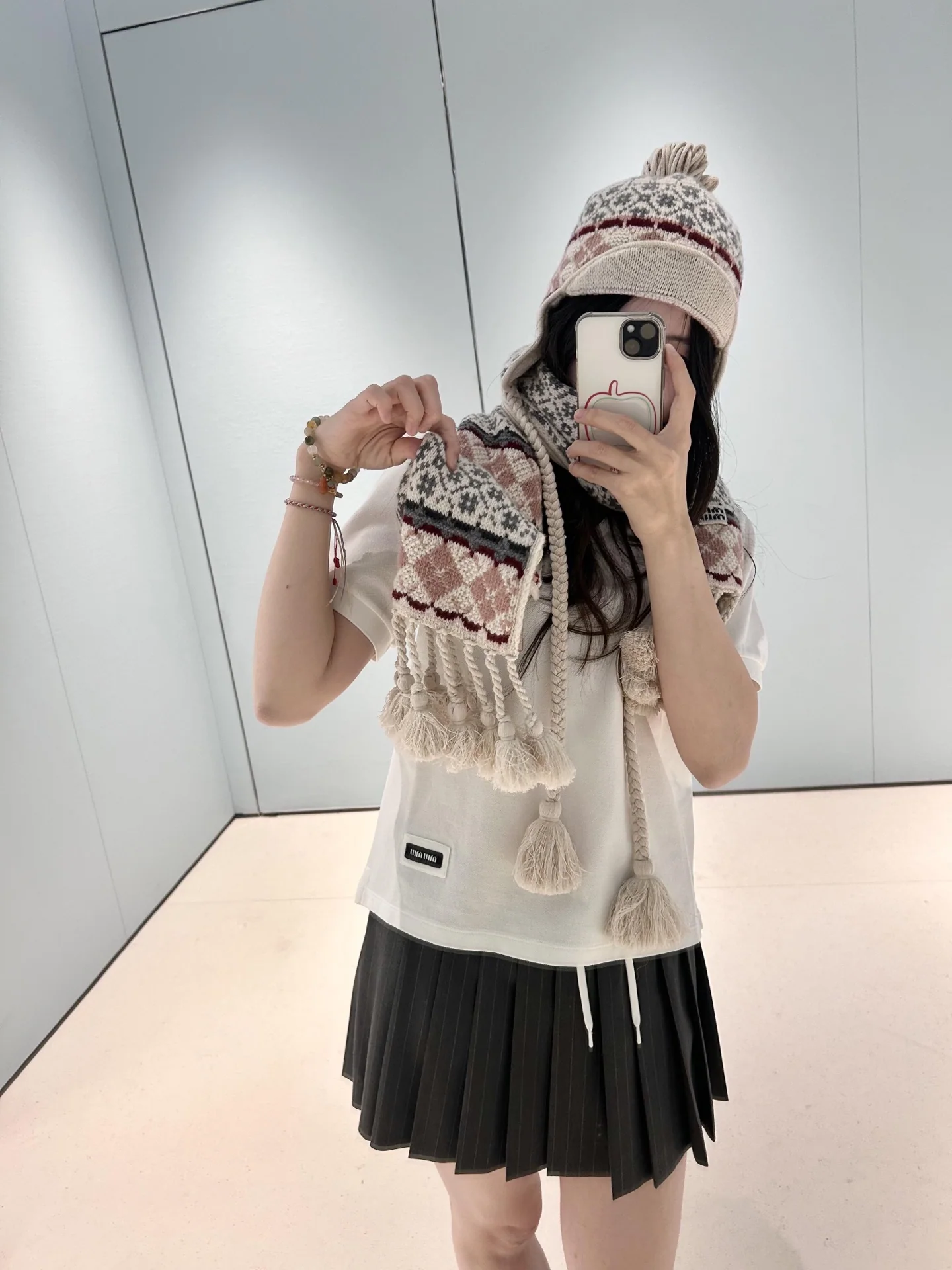 미우미우 지퍼 폴로 카라 반팔 탑 26 SS 상세 이미지 4