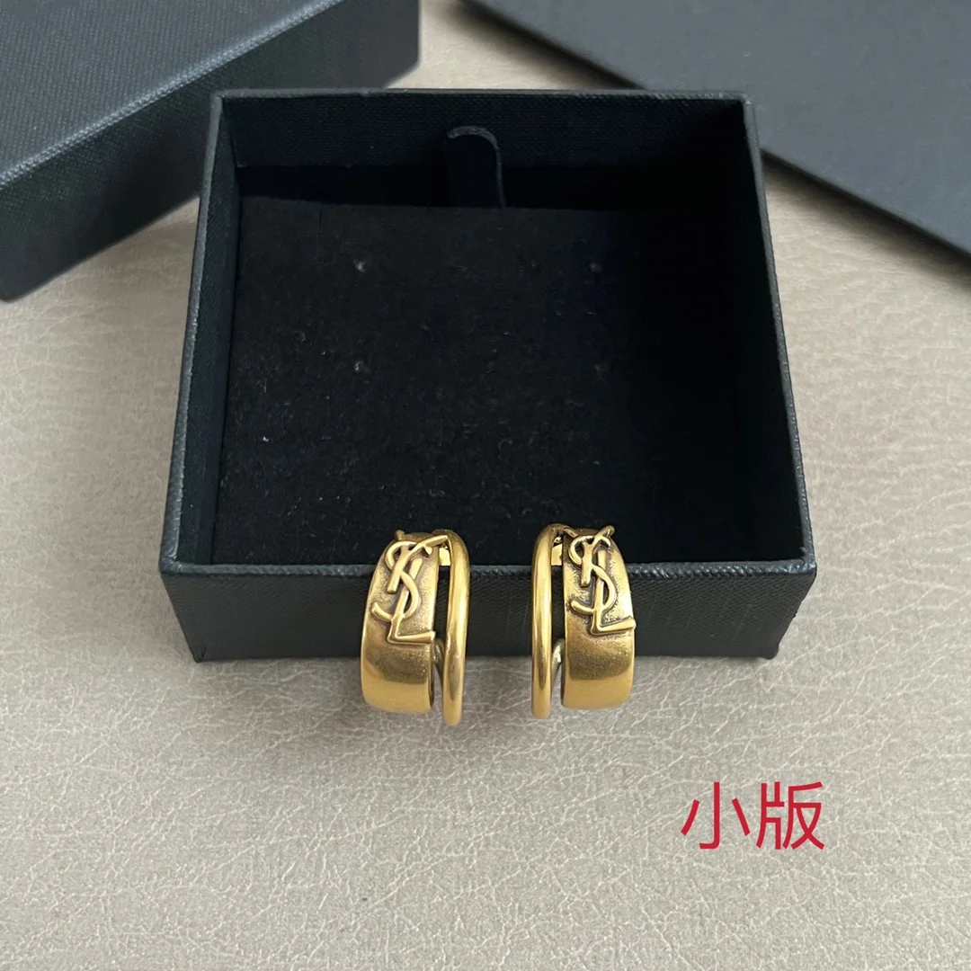 생로랑 메탈릭 질감 귀걸이 상세 이미지 4